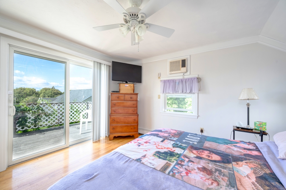 Hull, Massachusetts, 02045, United States, 6 Bedrooms Bedrooms, ,3 BathroomsBathrooms,Residential,For Sale,1978690