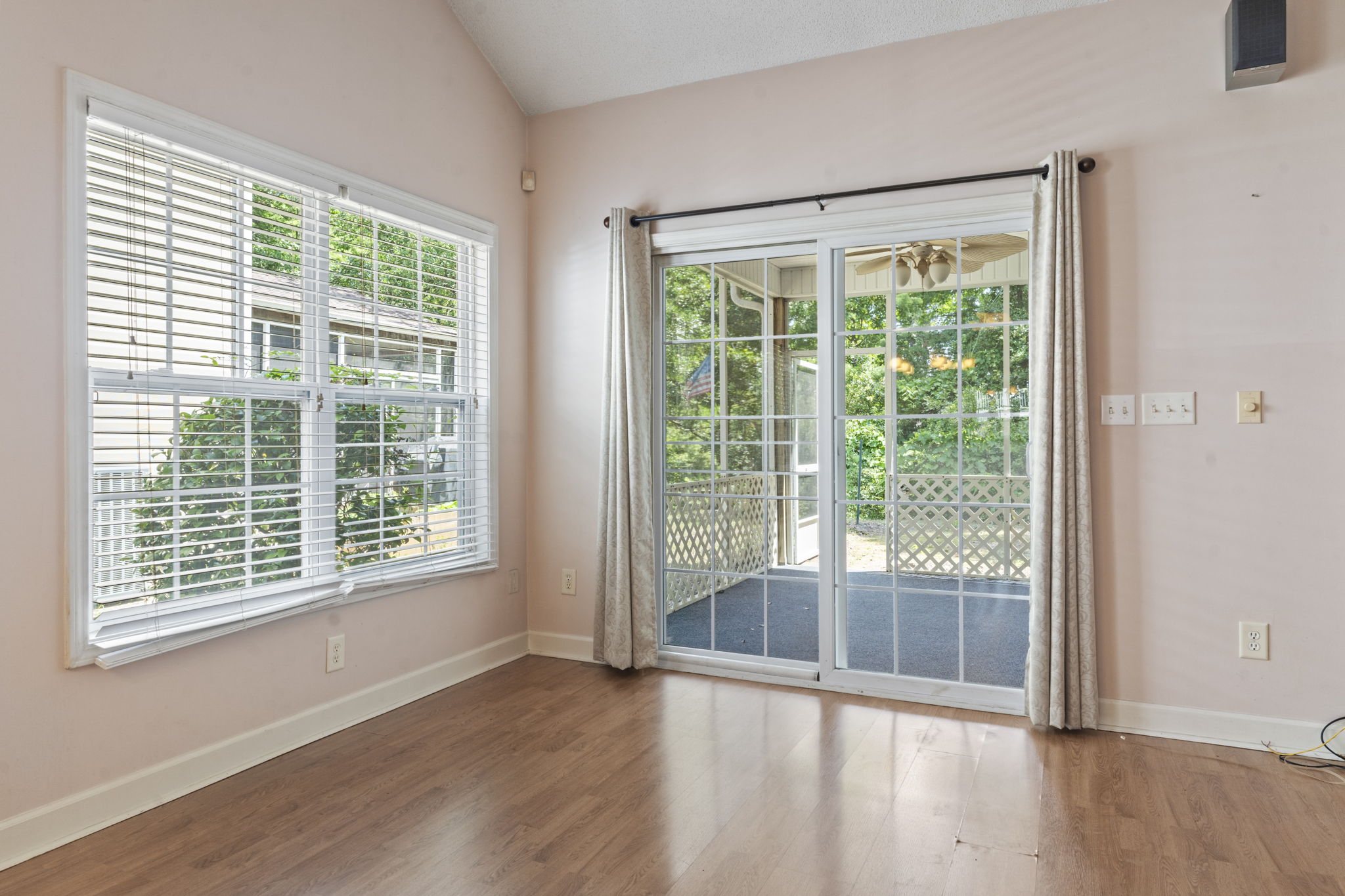 North Myrtle Beach, South Carolina, 29582, United States, 3 Bedrooms Bedrooms, ,2 BathroomsBathrooms,Residential,For Sale,1928700