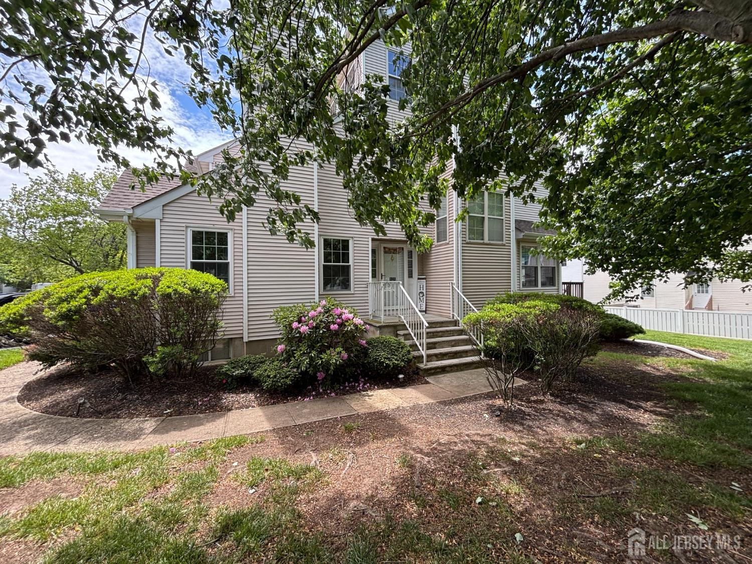 North Brunswick, New Jersey, 08902, United States, 3 Bedrooms Bedrooms, ,3 BathroomsBathrooms,Residential,For Sale,2048487