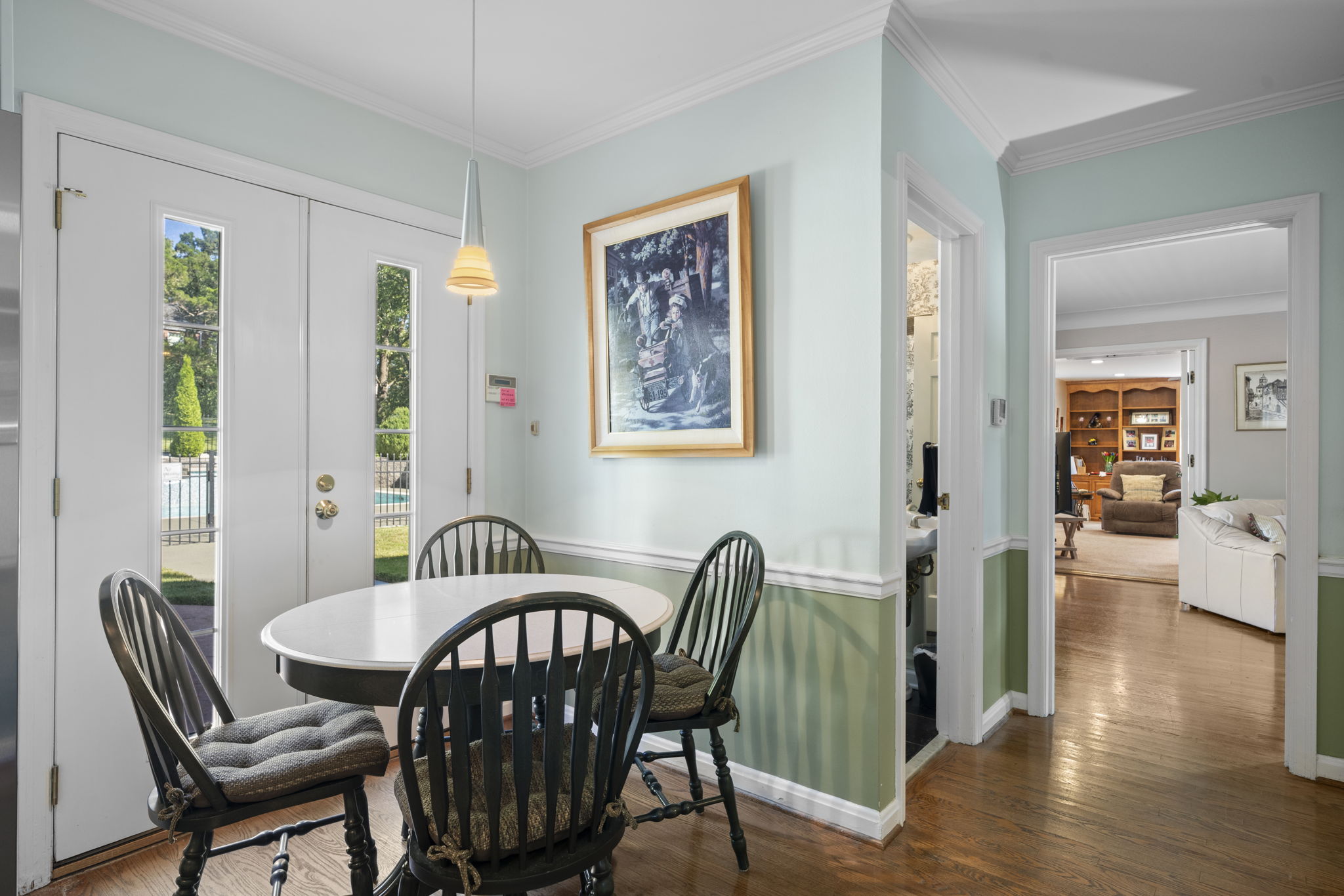  This classic Berkshire home offers curb appeal galore - 物件實景
