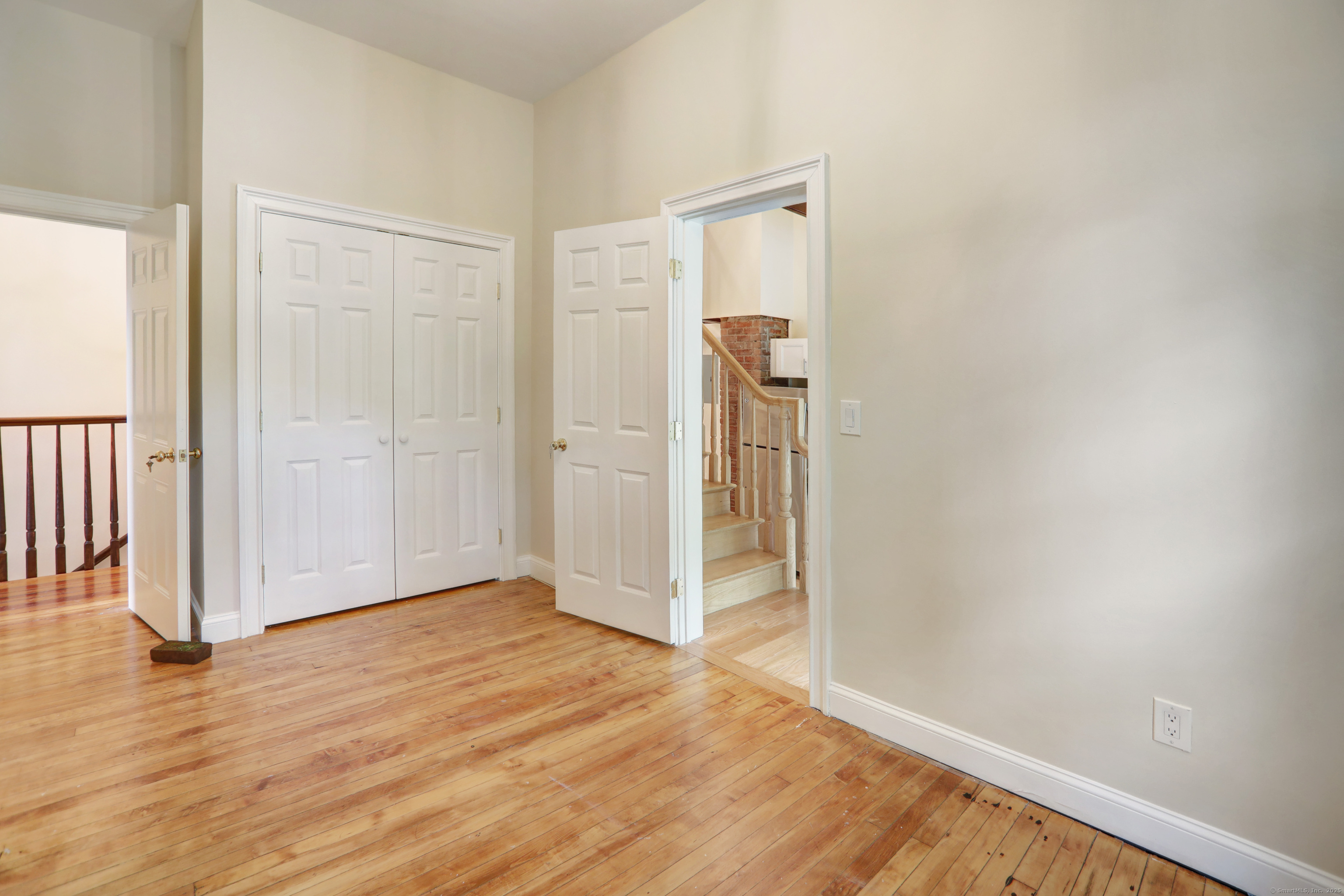 Hamden, Connecticut, 06518, United States, 9 Bedrooms Bedrooms, ,3 BathroomsBathrooms,Residential,For Sale,1940176