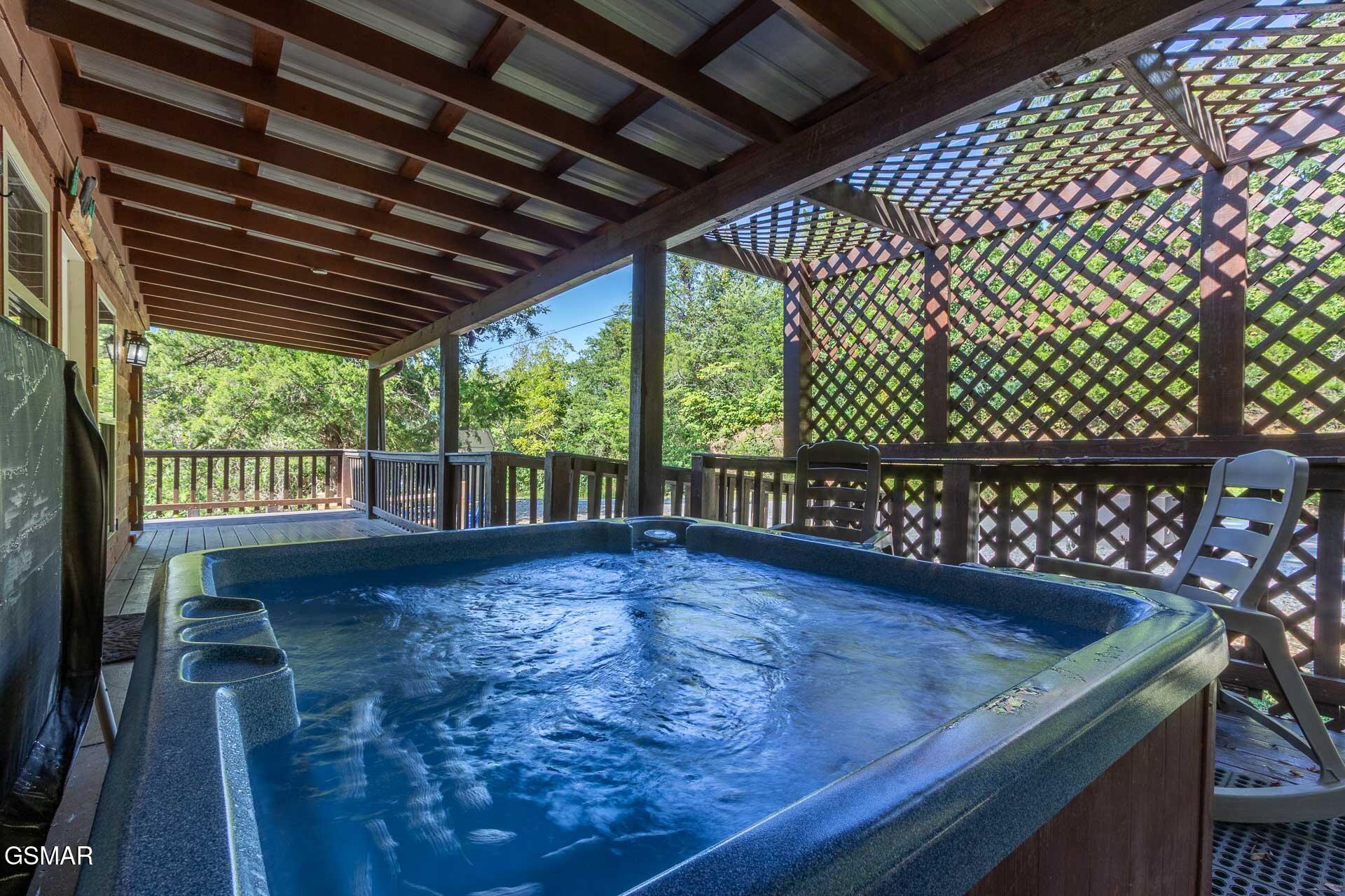 Sevierville, Tennessee, 37876, United States, 2 Bedrooms Bedrooms, ,3 BathroomsBathrooms,Residential,For Sale,1977438