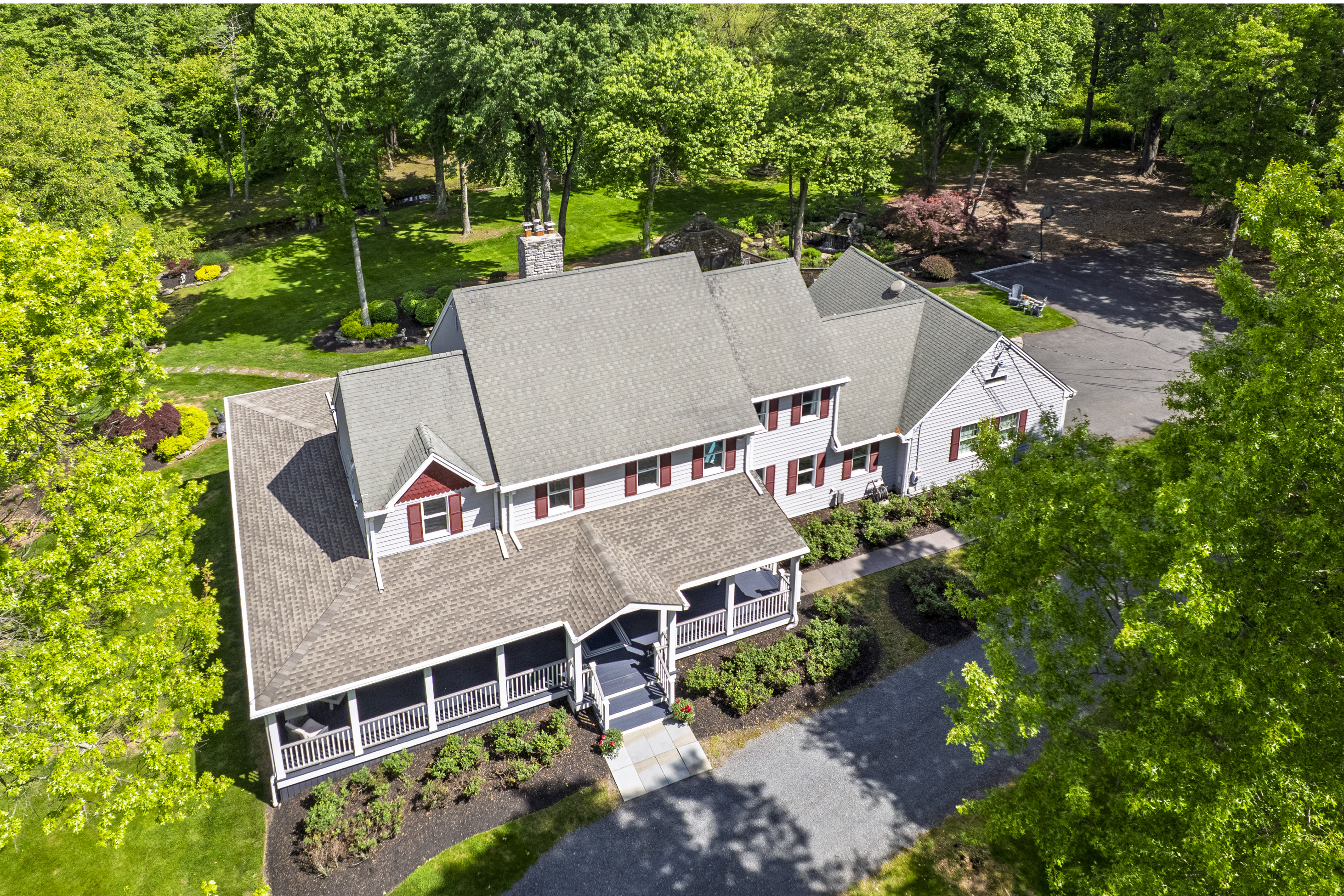  Private 6-Acre Getaway Wrapped in Nature