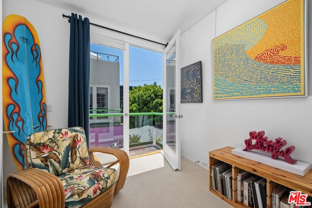 Venice, California, 90291, United States, 4 Bedrooms Bedrooms, ,4 BathroomsBathrooms,Residential,For Sale,1926607