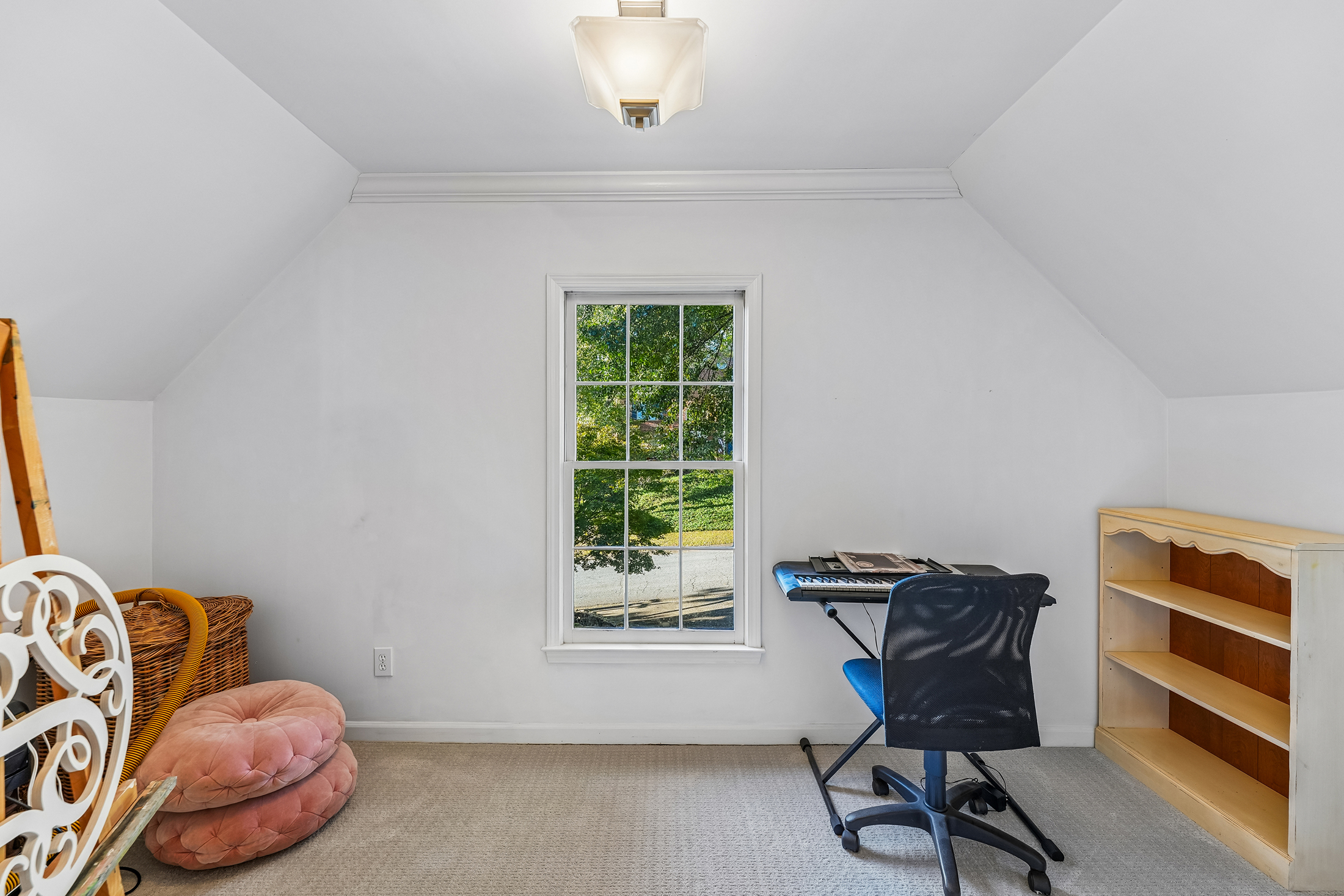  Beautiful, Renovated Daylight Basement Home on Exceptional Lot - 物件實景