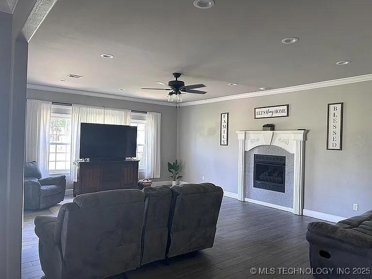 Fort Gibson, Oklahoma, 74434, United States, 5 Bedrooms Bedrooms, ,3 BathroomsBathrooms,Residential,For Sale,1980443