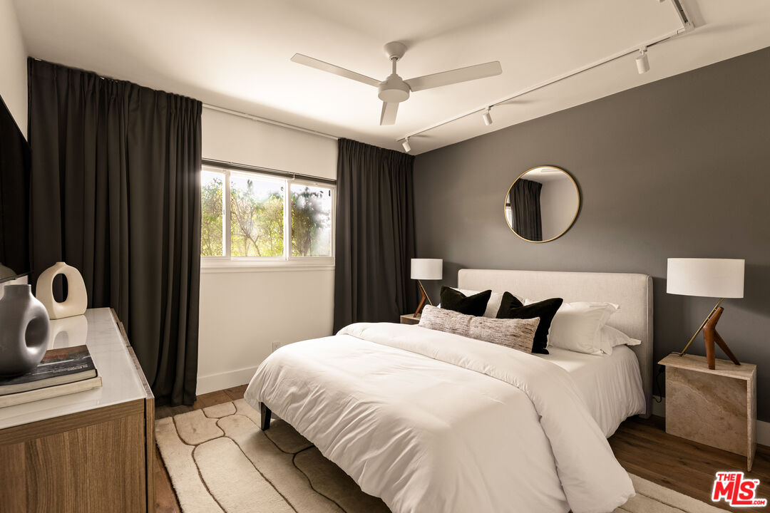Los Angeles, California, 90027, United States, 4 Bedrooms Bedrooms, ,2 BathroomsBathrooms,Residential,For Sale,1989573
