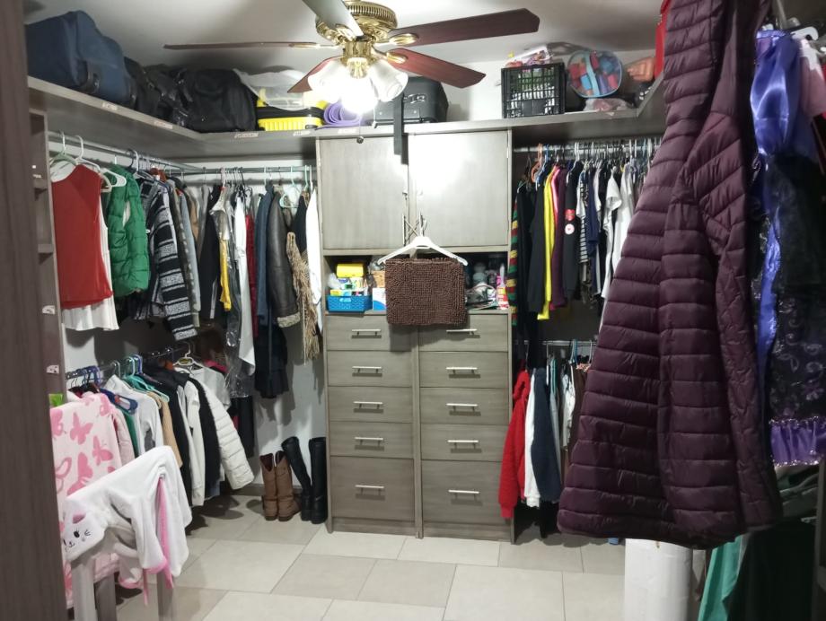 Nardos, Torreón, Coahuila, 27200, Mexico, 4 Bedrooms Bedrooms, ,5 BathroomsBathrooms,Residential,For Sale,Nardos,1498793