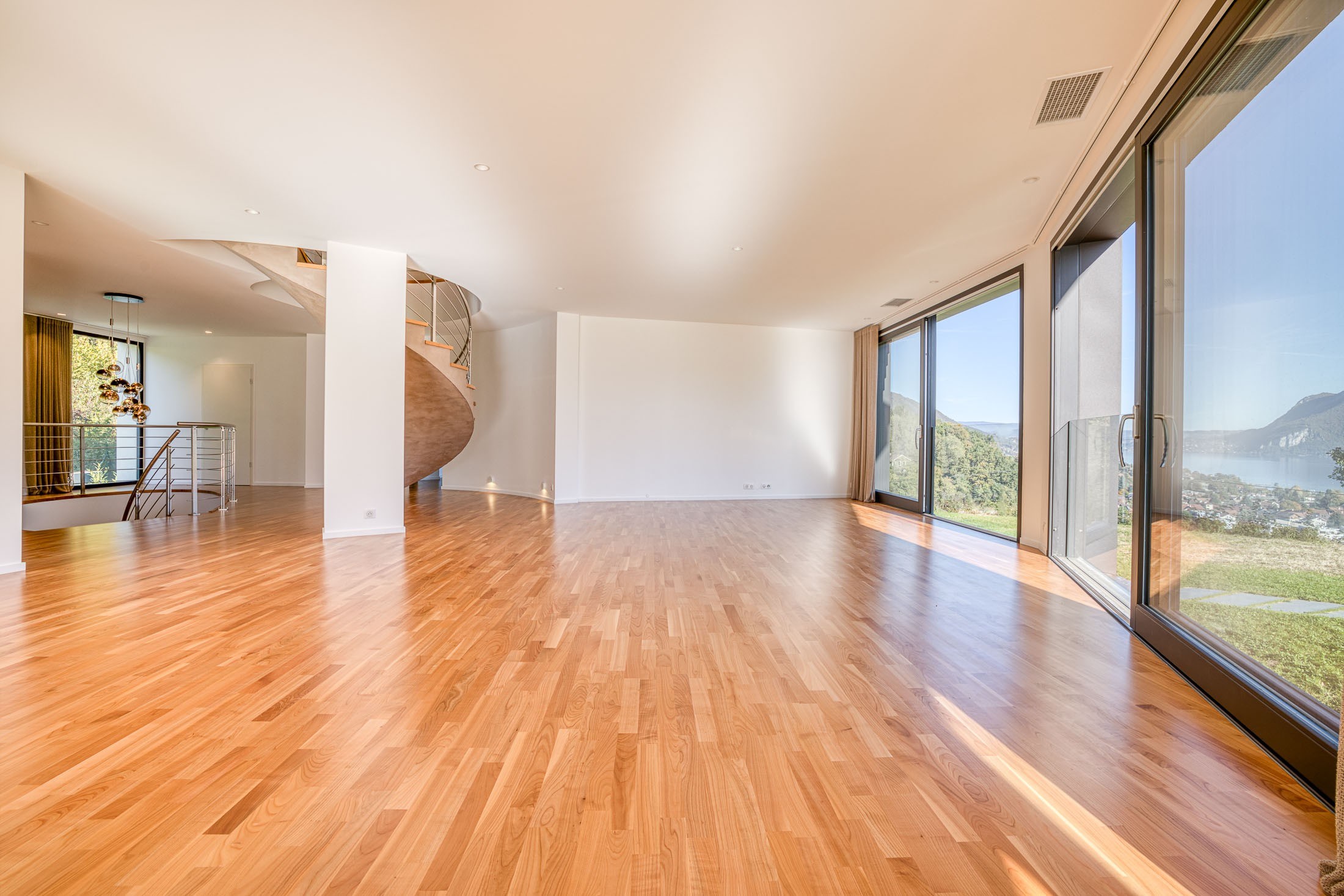  Exceptional Villa in Sévrier: Serenity, Luxury, Prestige & Exclusivity - 物件實景