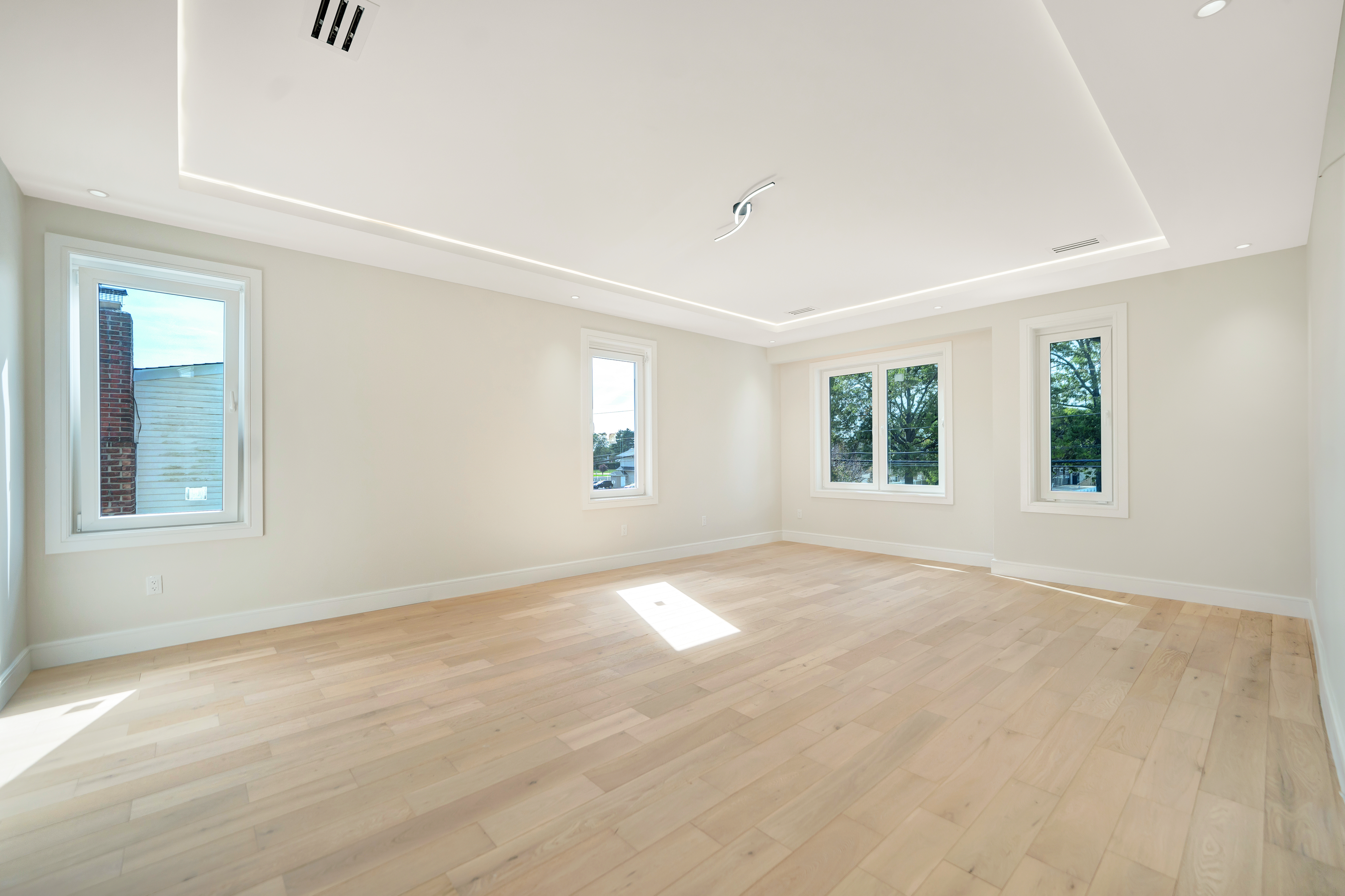  748 Carman Avenue, Westbury, NY, 11590 - 物件實景