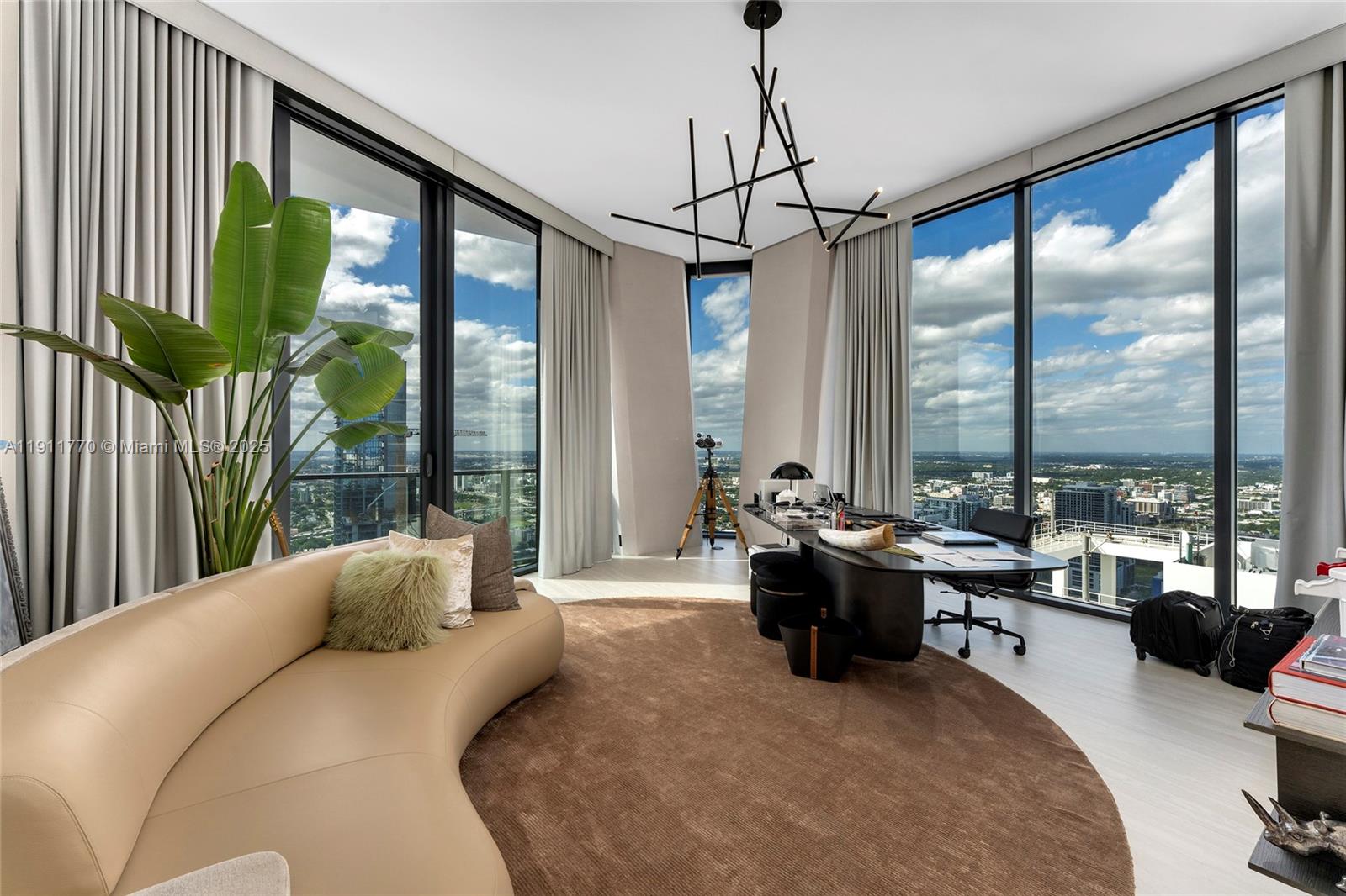 Miami, Florida, 33132, United States, 6 Bedrooms Bedrooms, ,7 BathroomsBathrooms,Residential,For Sale,1991375