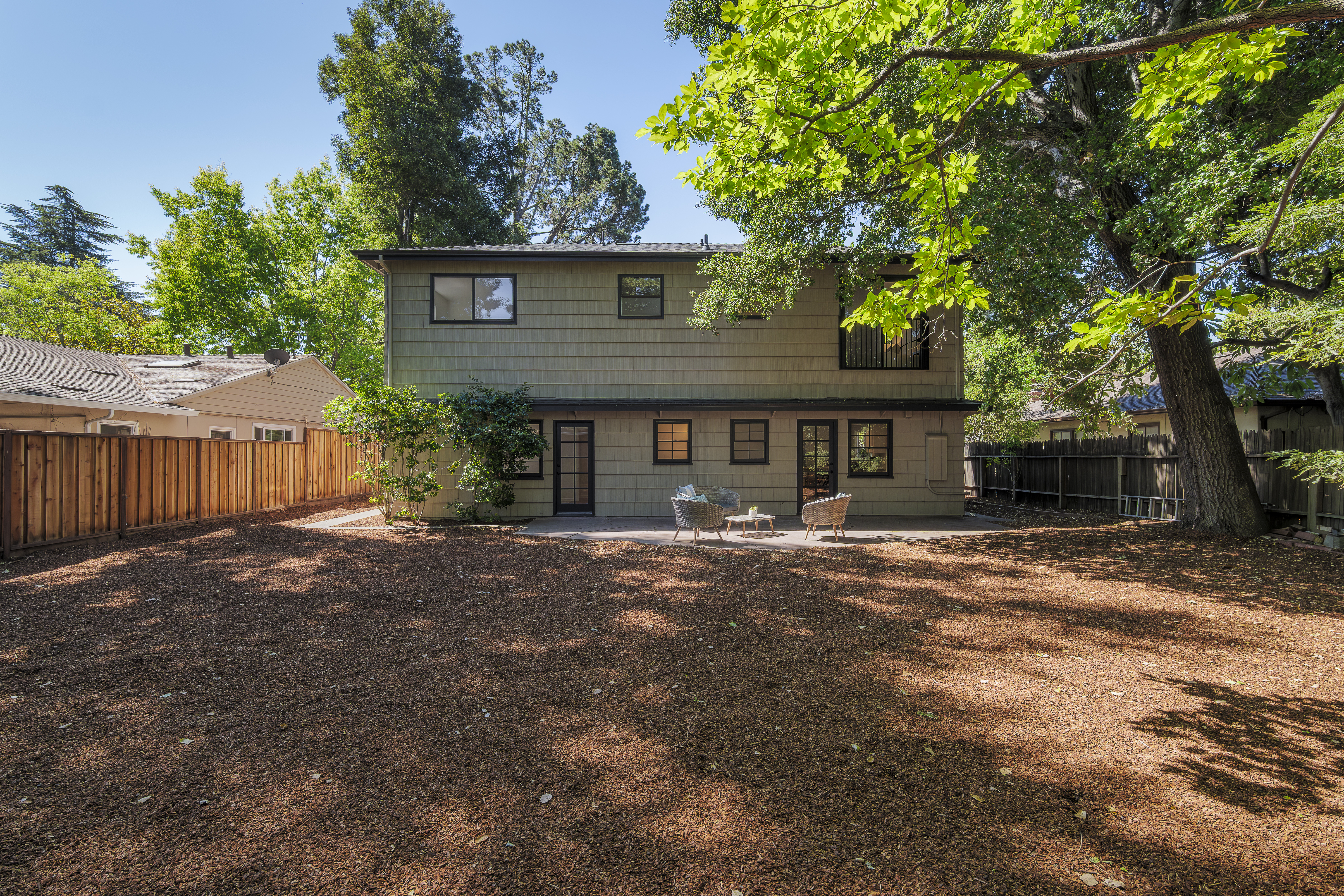  Updated Traditional Home on a Large Lot - 物件實景