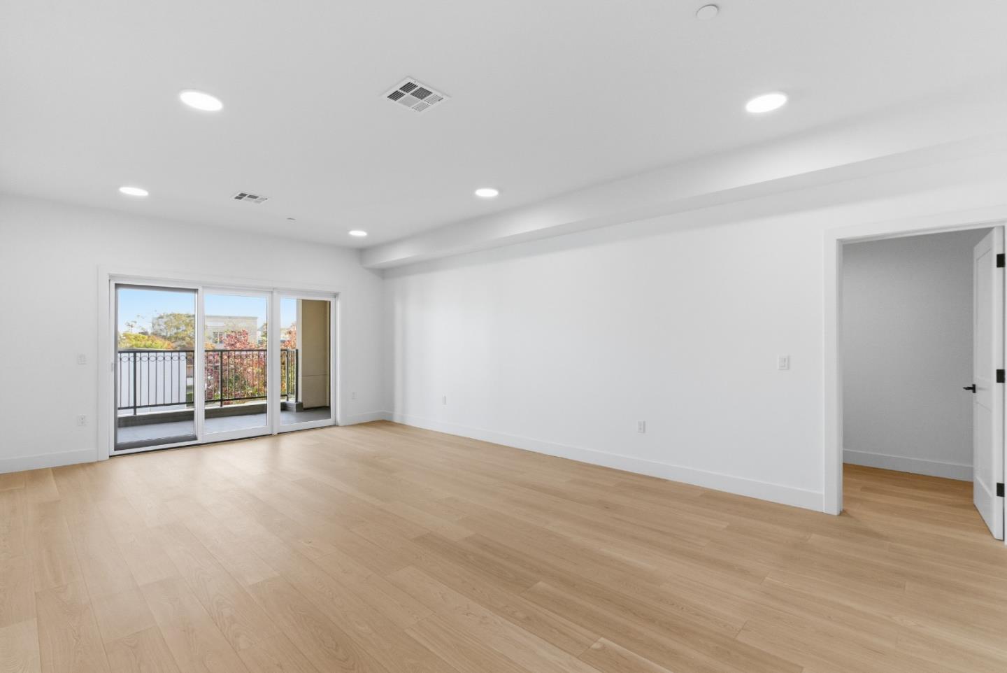 San Carlos, California, 94070, United States, 2 Bedrooms Bedrooms, ,3 BathroomsBathrooms,Residential,For Sale,2002922