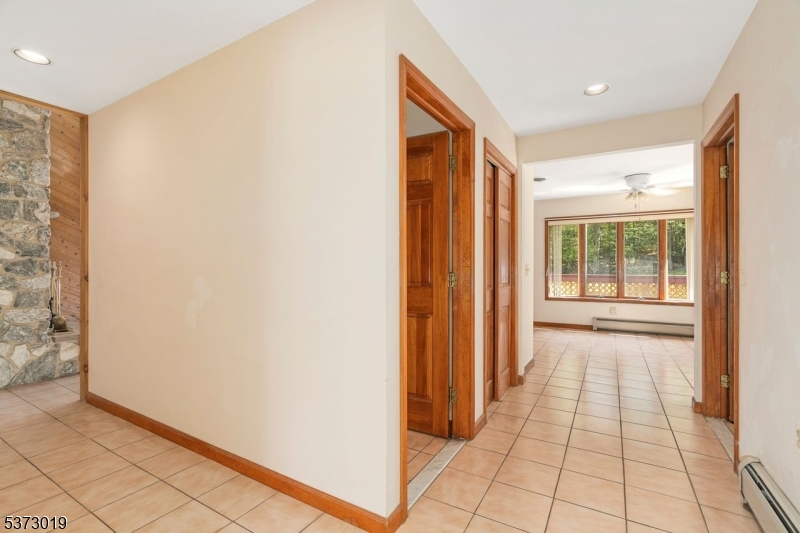 Blairstown Twp., New Jersey, 07832, United States, 3 Bedrooms Bedrooms, ,2 BathroomsBathrooms,Residential,For Sale,1898637