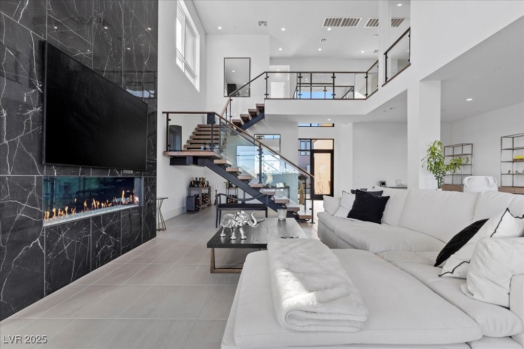 Las Vegas, Nevada, 89135, United States, 5 Bedrooms Bedrooms, ,6 BathroomsBathrooms,Residential,For Sale,1987610