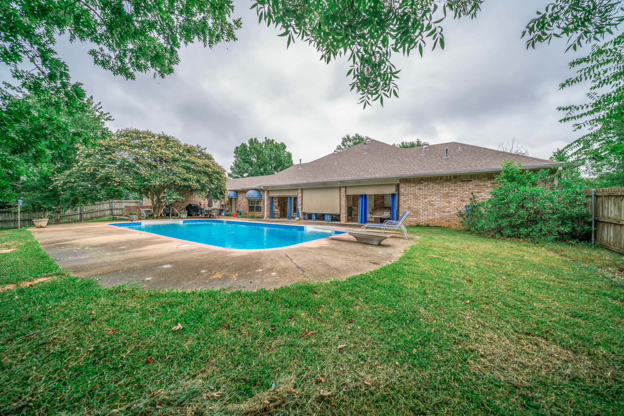 Jacksonville, Texas, 75766, United States, 3 Bedrooms Bedrooms, ,4 BathroomsBathrooms,Residential,For Sale,1984129