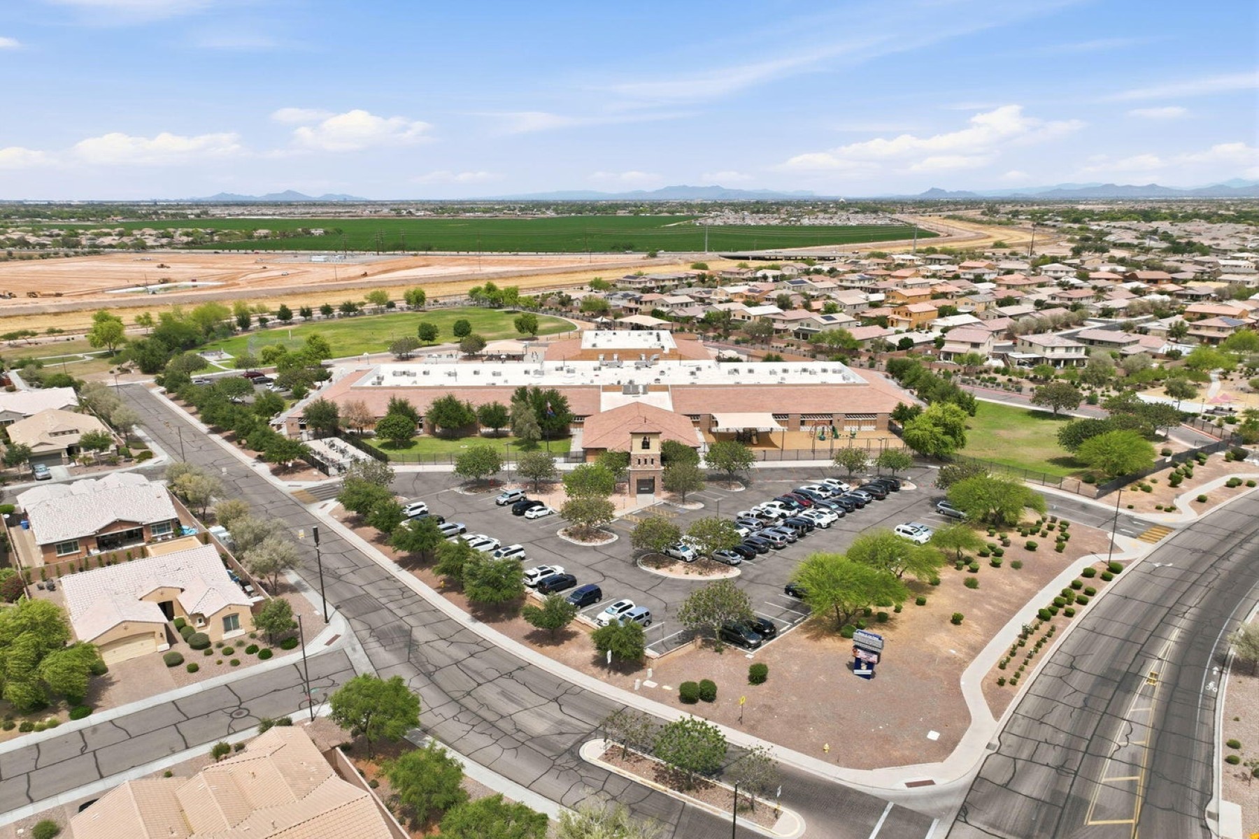  7827 S Sequoia Drive  Gilbert, AZ - 物件實景