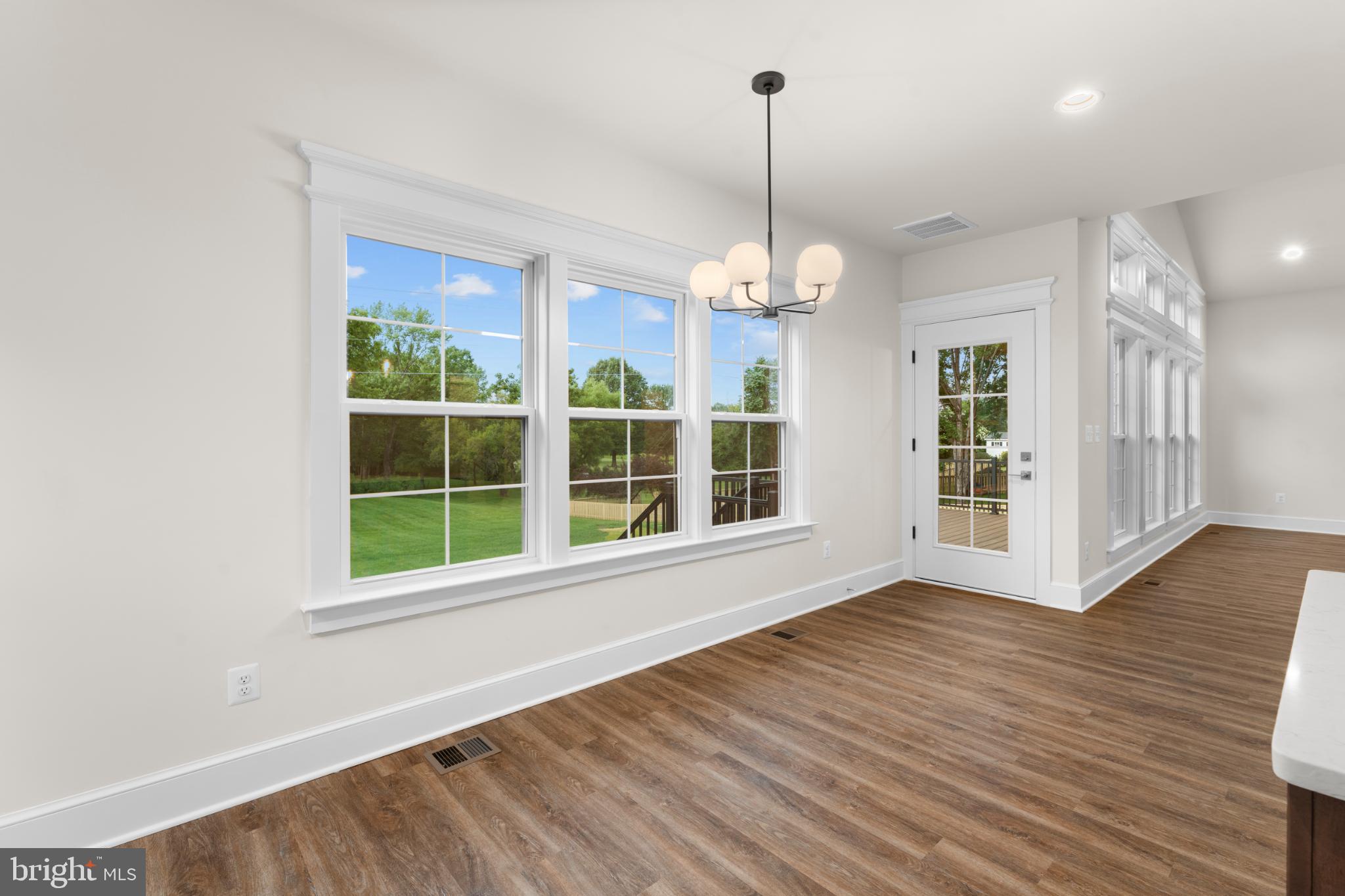 Warrenton, Virginia, 20187, United States, 5 Bedrooms Bedrooms, ,5 BathroomsBathrooms,Residential,For Sale,1977329