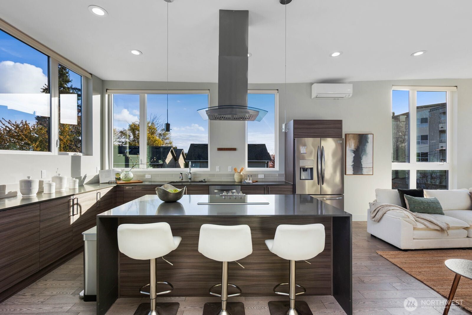 Seattle, Washington, 98103, United States, 3 Bedrooms Bedrooms, ,2 BathroomsBathrooms,Residential,For Sale,1990926