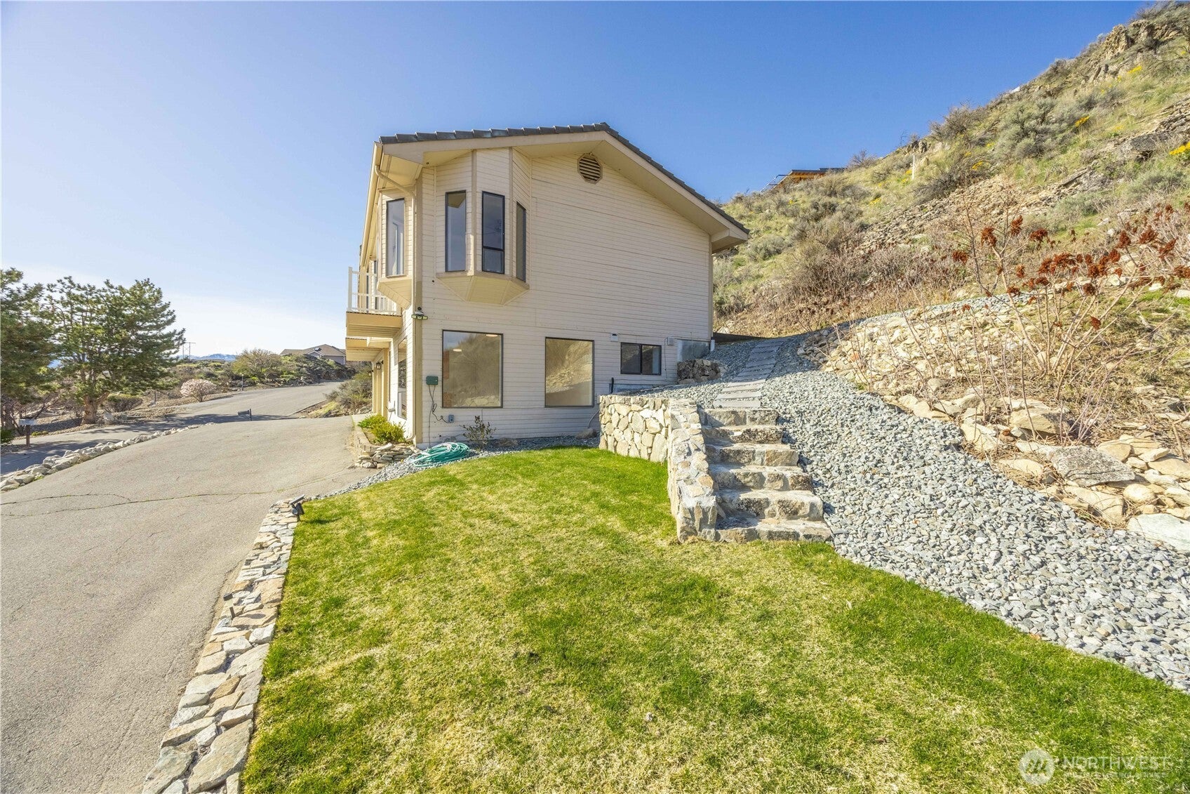 Chelan, Washington, 98816, United States, 3 Bedrooms Bedrooms, ,2 BathroomsBathrooms,Residential,For Sale,1932481