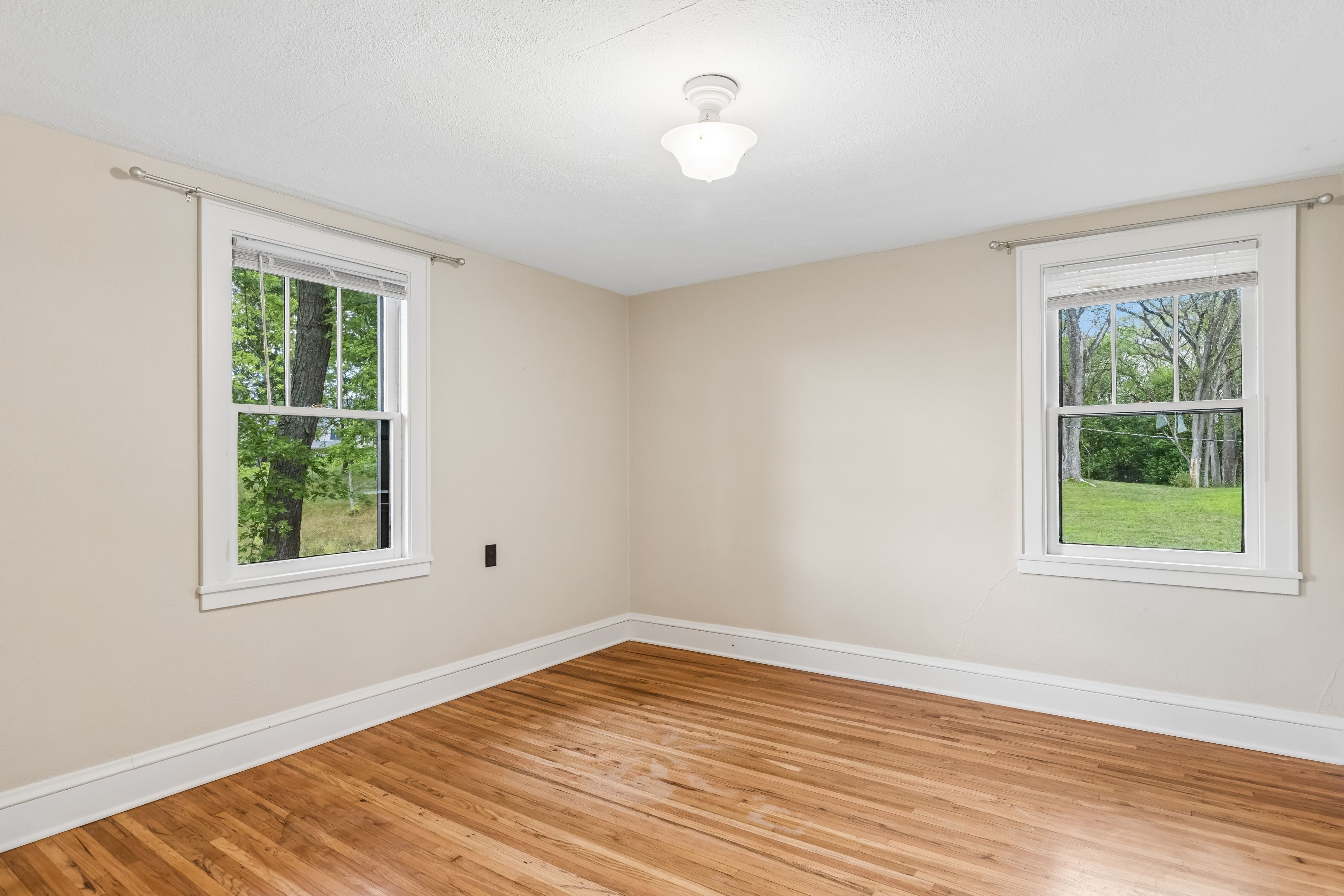  Authentic Farmhouse Living on St. Croix County Acreage - 物件實景