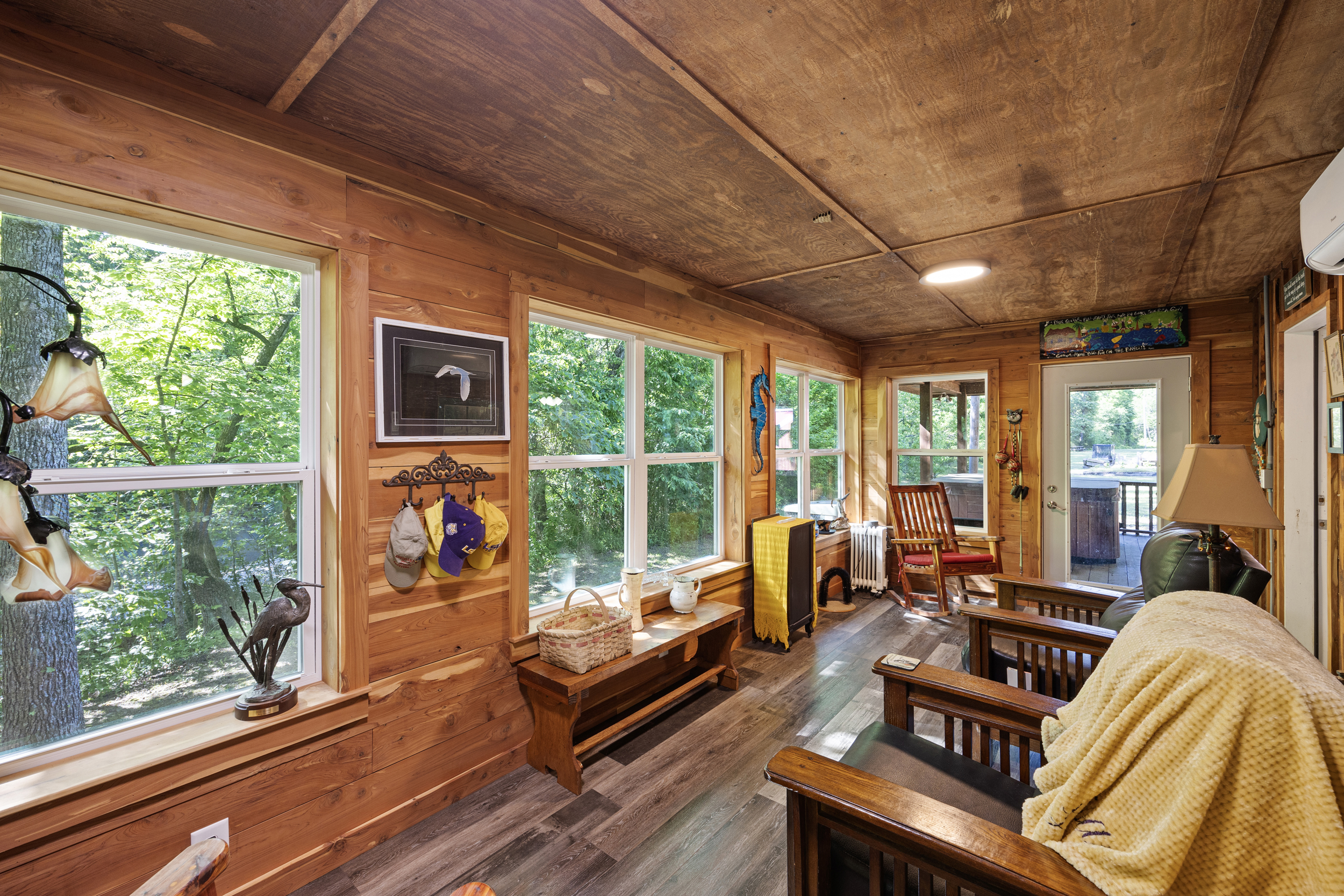 Pettigrew, Arkansas, 72752, United States, 5 Bedrooms Bedrooms, ,4 BathroomsBathrooms,Residential,For Sale,1826540