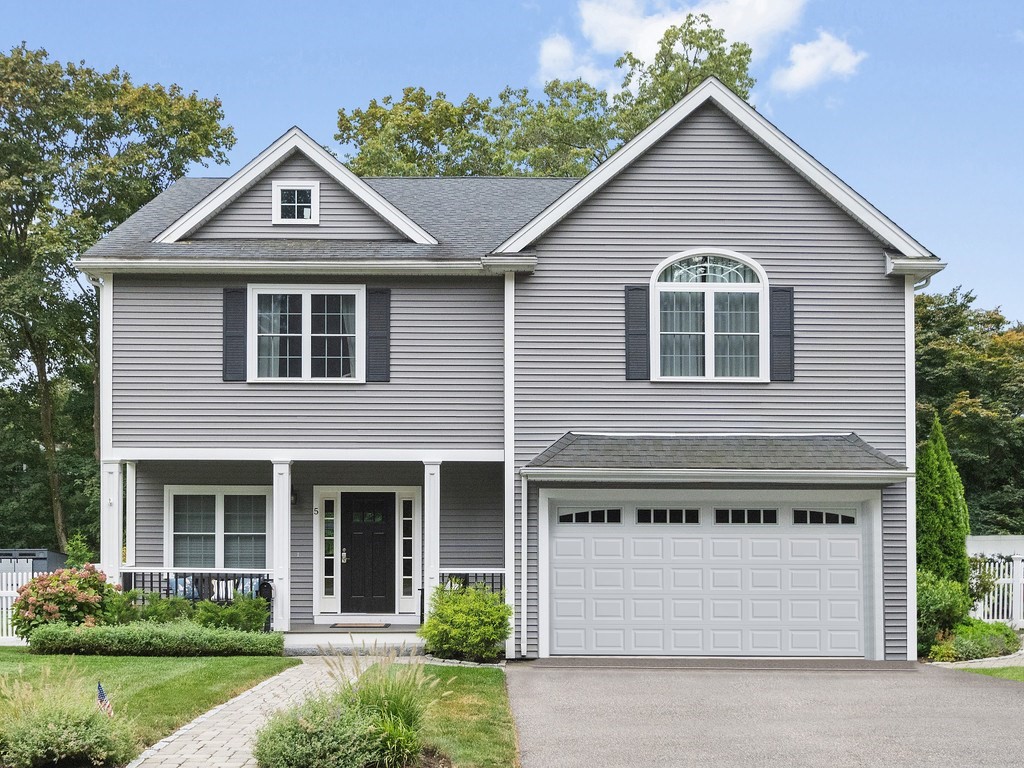 Waltham, Massachusetts, 02451, United States, 4 Bedrooms Bedrooms, ,5 BathroomsBathrooms,Residential,For Sale,1940187