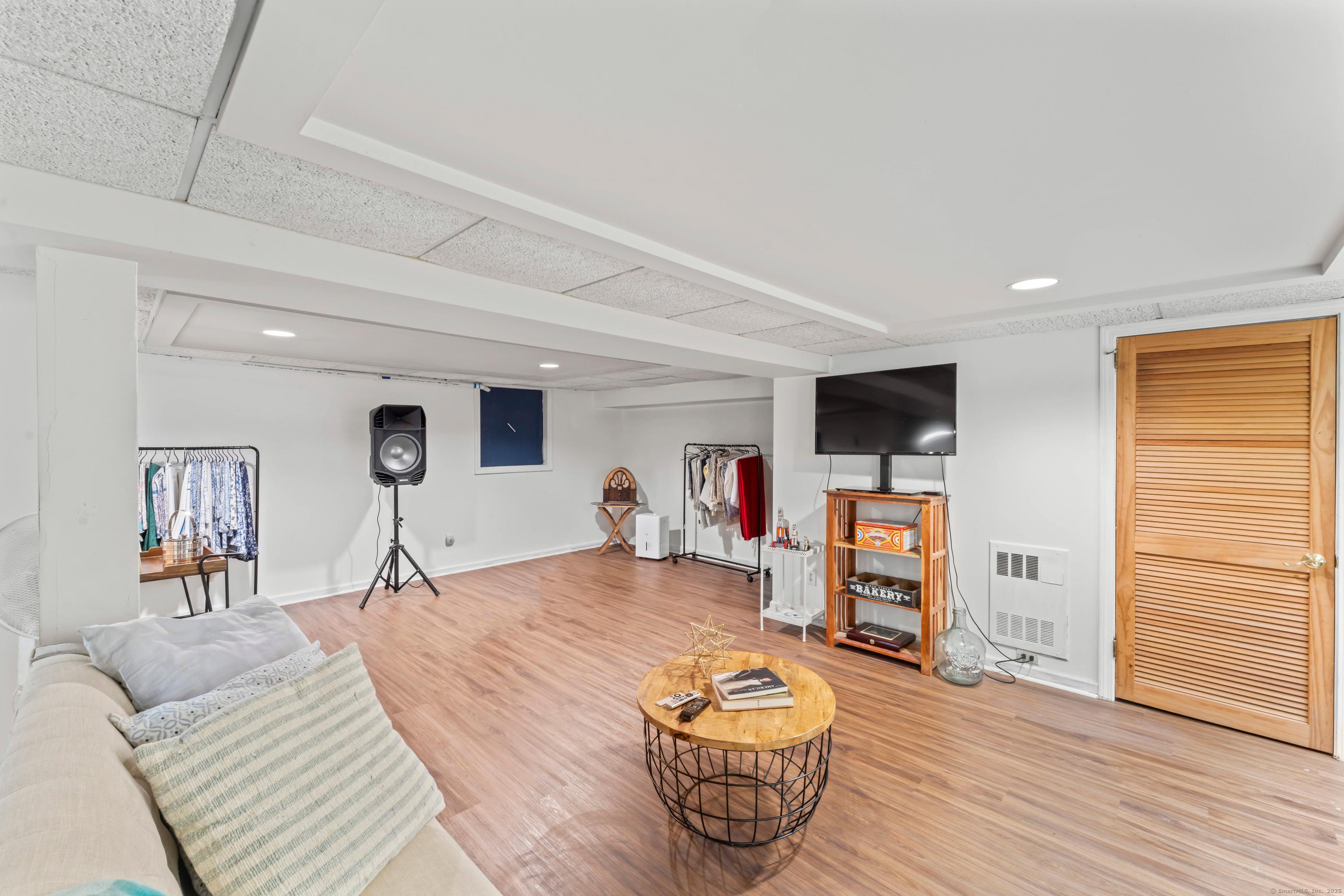 Trumbull, Connecticut, 06611, United States, 4 Bedrooms Bedrooms, ,3 BathroomsBathrooms,Residential,For Sale,1937937