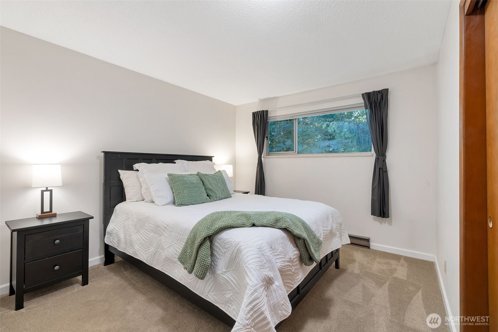 Seattle, Washington, 98125, United States, 4 Bedrooms Bedrooms, ,1 BathroomBathrooms,Residential,For Sale,1977932