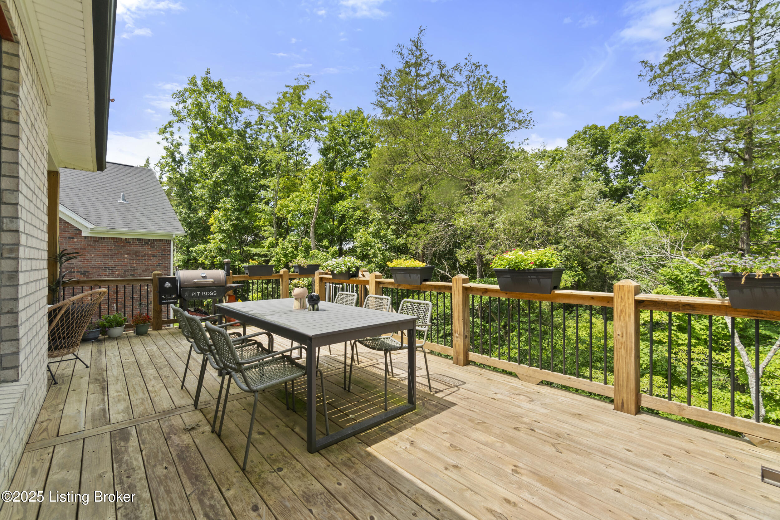 Fisherville, Kentucky, 40023, United States, 4 Bedrooms Bedrooms, ,4 BathroomsBathrooms,Residential,For Sale,1912269