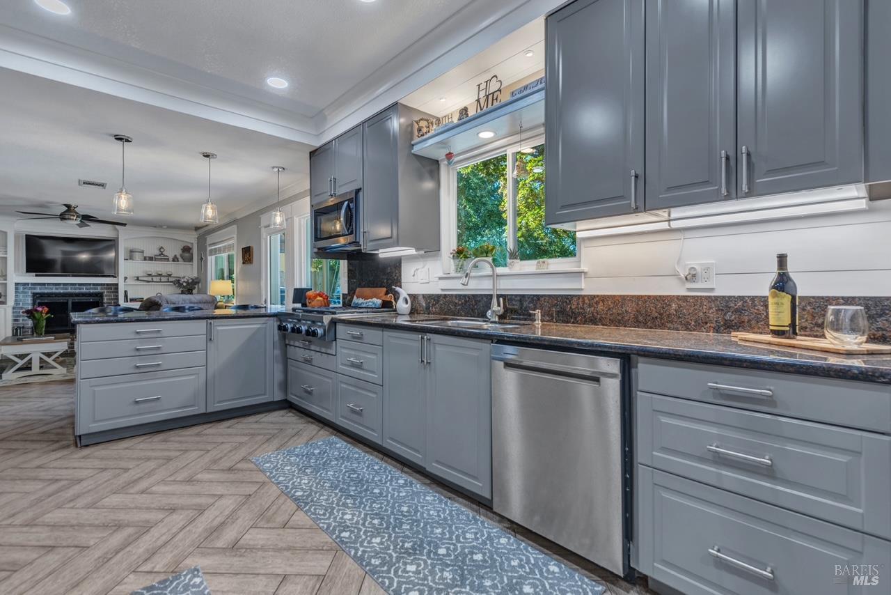 Vacaville, California, 95688, United States, 4 Bedrooms Bedrooms, ,3 BathroomsBathrooms,Residential,For Sale,1900587