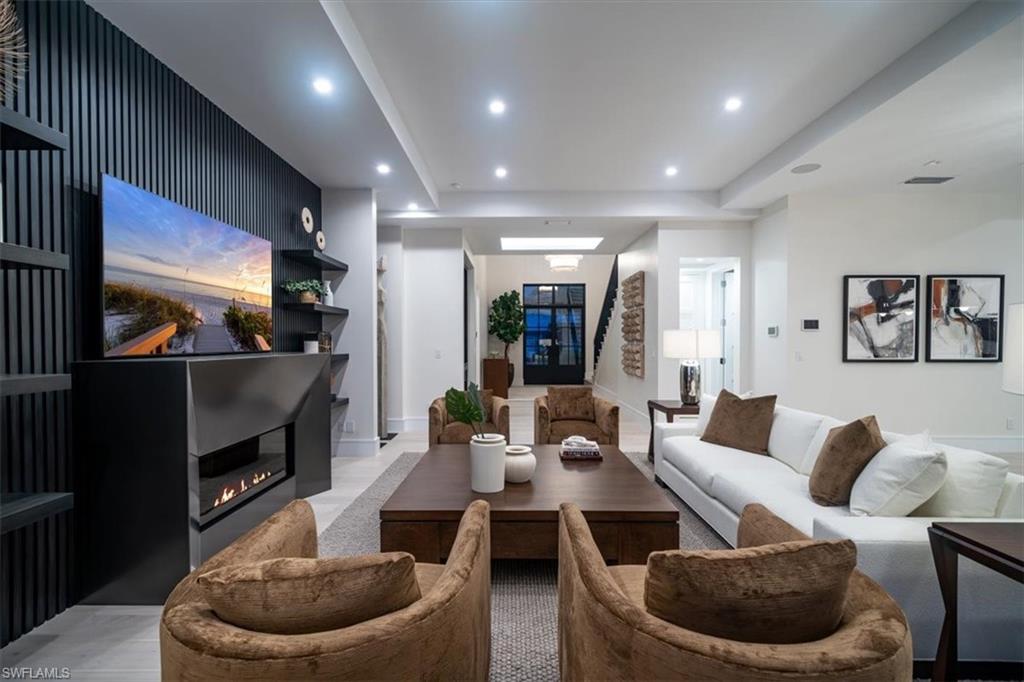 Naples, Florida, 34102, United States, 4 Bedrooms Bedrooms, ,6 BathroomsBathrooms,Residential,For Sale,1908699