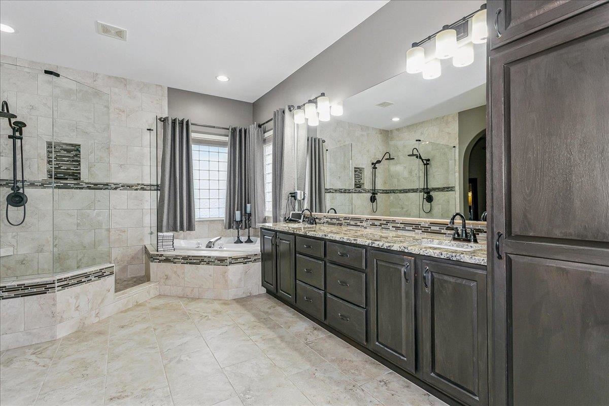 Augusta, Kansas, 67010, United States, 4 Bedrooms Bedrooms, ,4 BathroomsBathrooms,Residential,For Sale,1942309