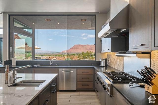 St. George, Utah, 84770, United States, 4 Bedrooms Bedrooms, ,4 BathroomsBathrooms,Residential,For Sale,1982839