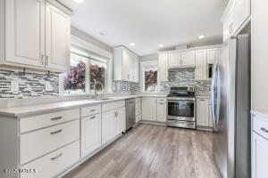 Yakima, Washington, 98901, United States, 3 Bedrooms Bedrooms, ,3 BathroomsBathrooms,Residential,For Sale,1729945