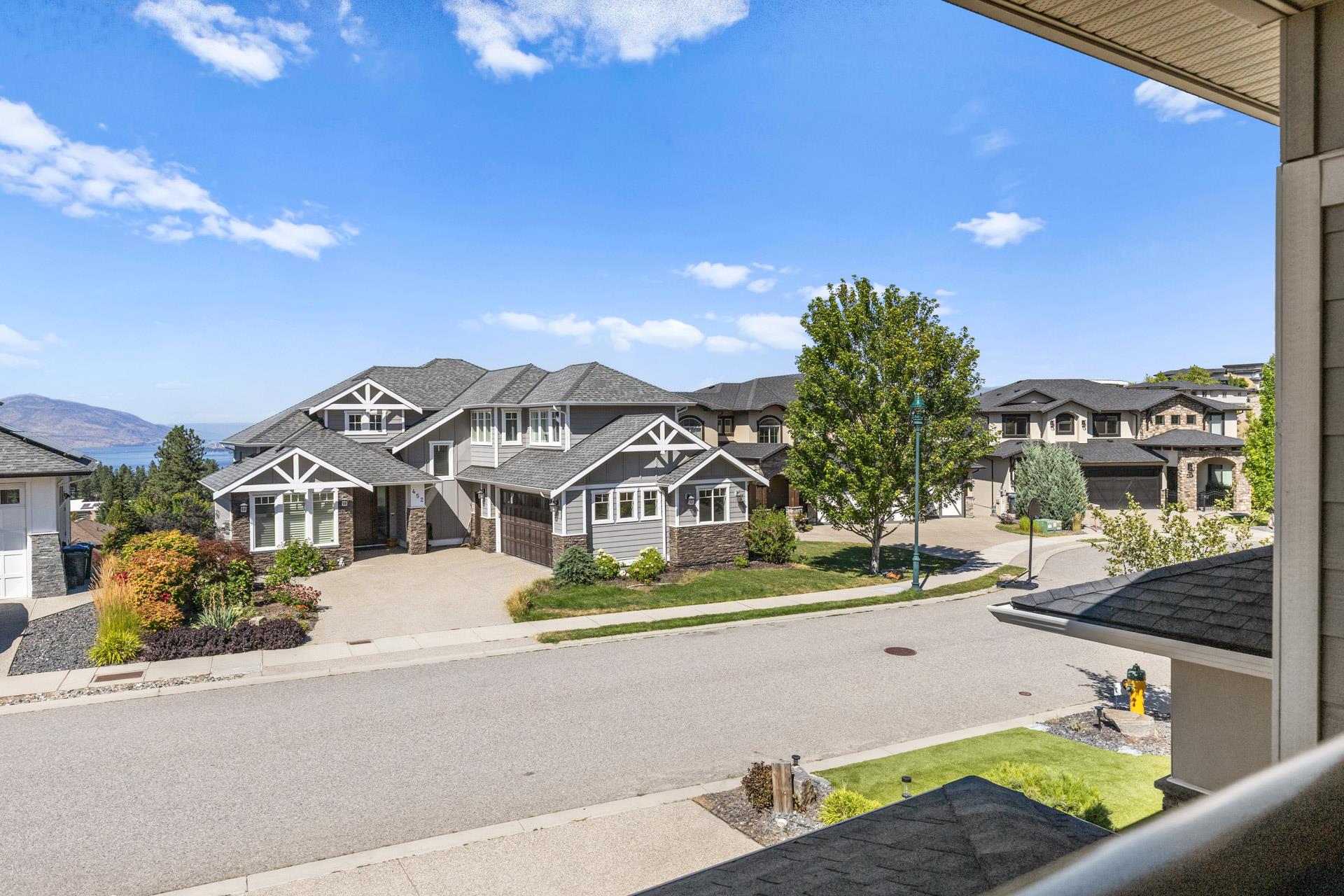 KELOWNA, British Columbia, V1W 5K2, CA, 5 Bedrooms Bedrooms, ,3 BathroomsBathrooms,Residential,For Sale,1960924