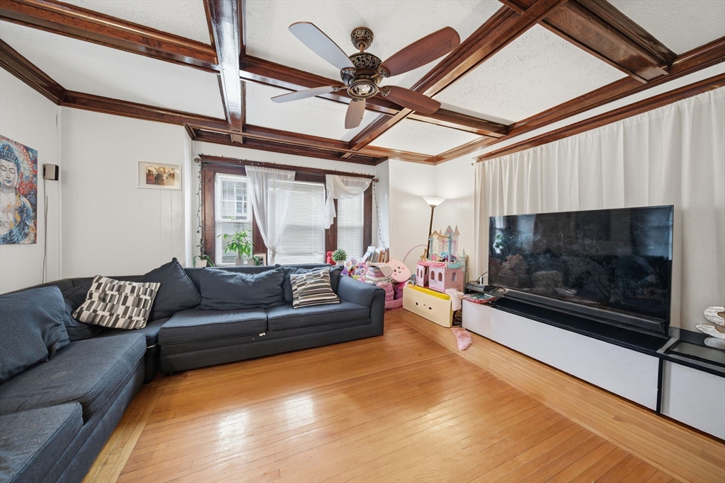 Methuen, Massachusetts, 01844, United States, 5 Bedrooms Bedrooms, ,2 BathroomsBathrooms,Residential,For Sale,2000713