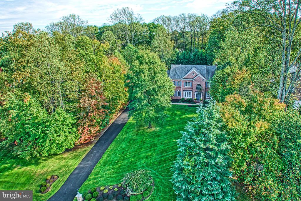 Fairfax, Virginia, 22033, United States, 6 Bedrooms Bedrooms, ,6 BathroomsBathrooms,Residential,For Sale,1973786