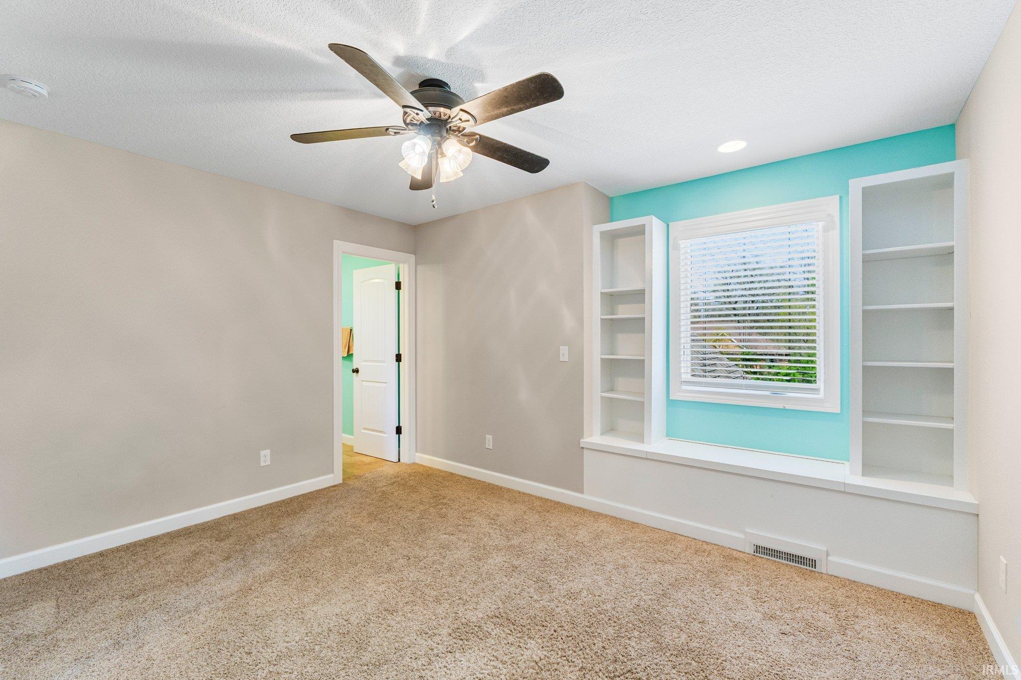 Fort Wayne, Indiana, 46825-7408, United States, 4 Bedrooms Bedrooms, ,5 BathroomsBathrooms,Residential,For Sale,1975267