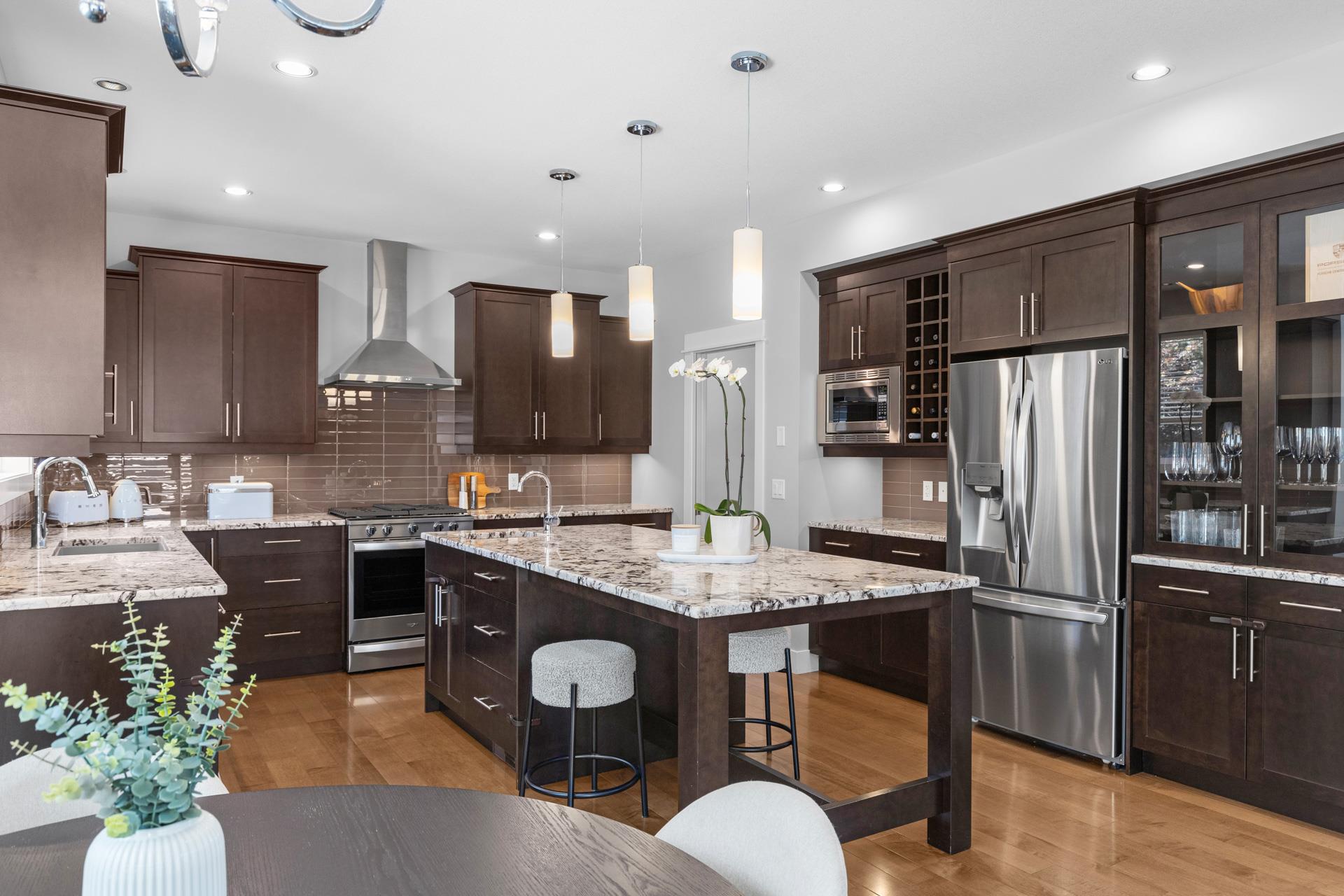 KELOWNA, British Columbia, V1W 5K2, CA, 5 Bedrooms Bedrooms, ,3 BathroomsBathrooms,Residential,For Sale,1960924