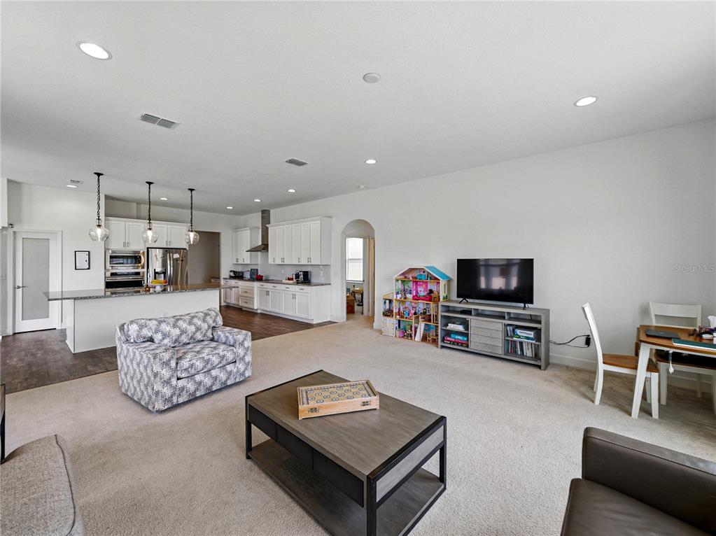 Lakeland, Florida, 33813, United States, 4 Bedrooms Bedrooms, ,3 BathroomsBathrooms,Residential,For Sale,1829235