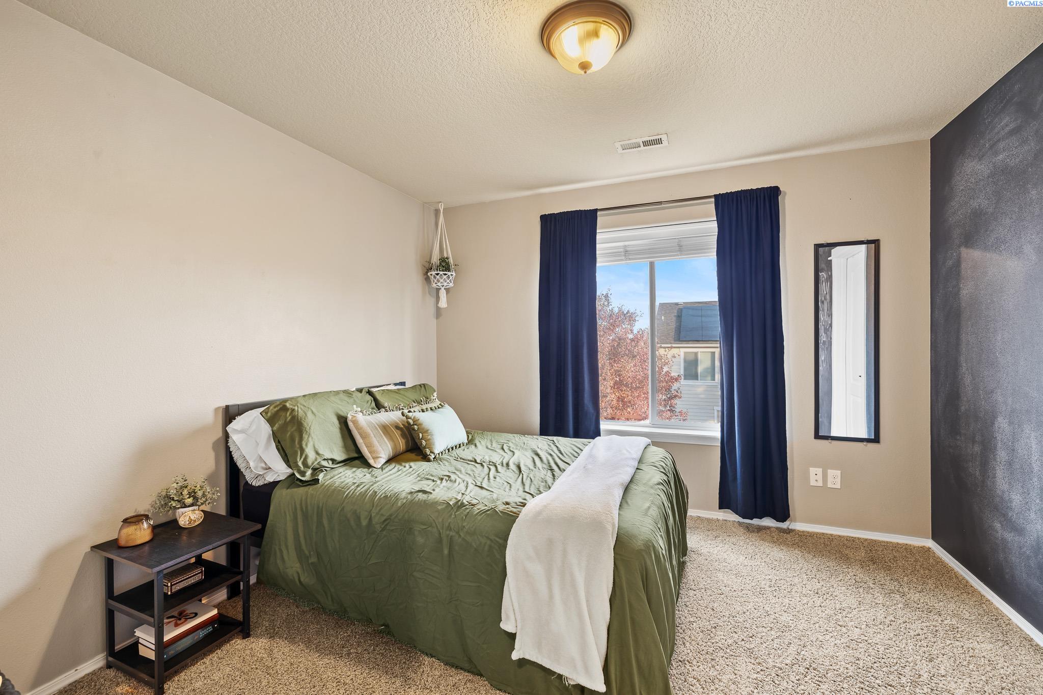 Kennewick, Washington, 99338, United States, 4 Bedrooms Bedrooms, ,3 BathroomsBathrooms,Residential,For Sale,1982934