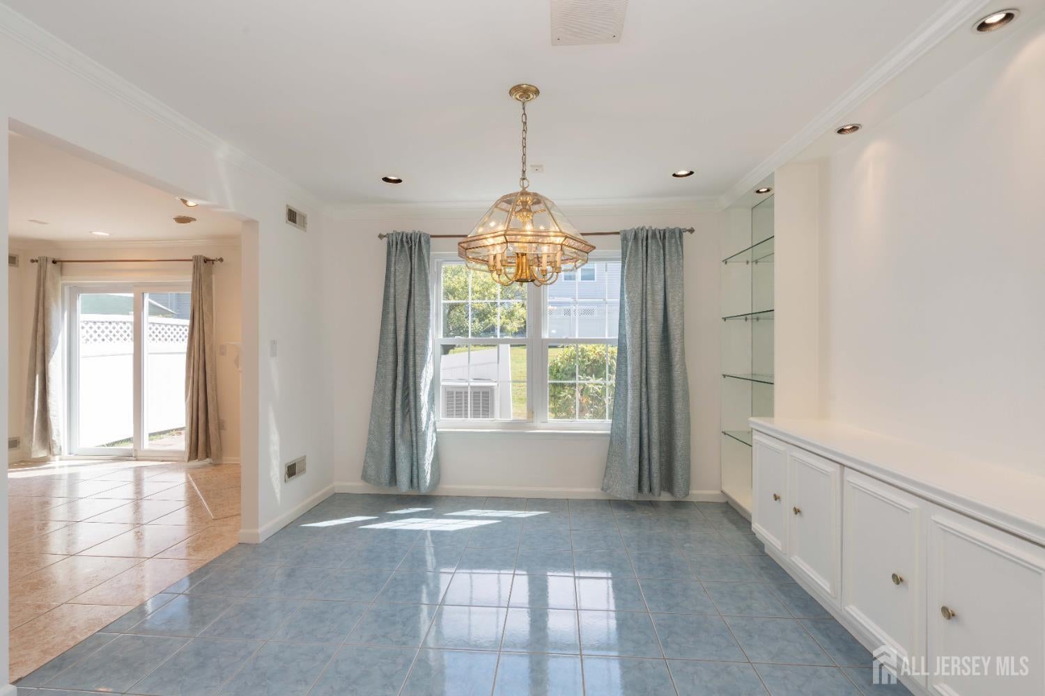 Sayreville, New Jersey, 08872, United States, 3 Bedrooms Bedrooms, ,3 BathroomsBathrooms,Residential,For Sale,1937577