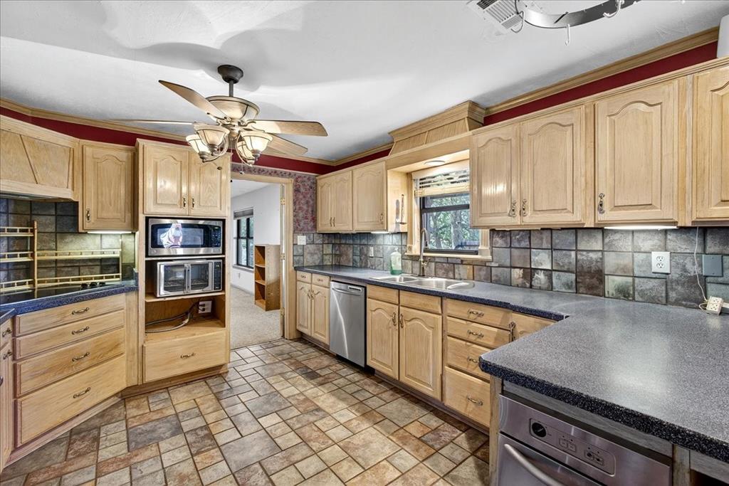 Eustace, Texas, 75124, United States, 3 Bedrooms Bedrooms, ,2 BathroomsBathrooms,Residential,For Sale,1837406
