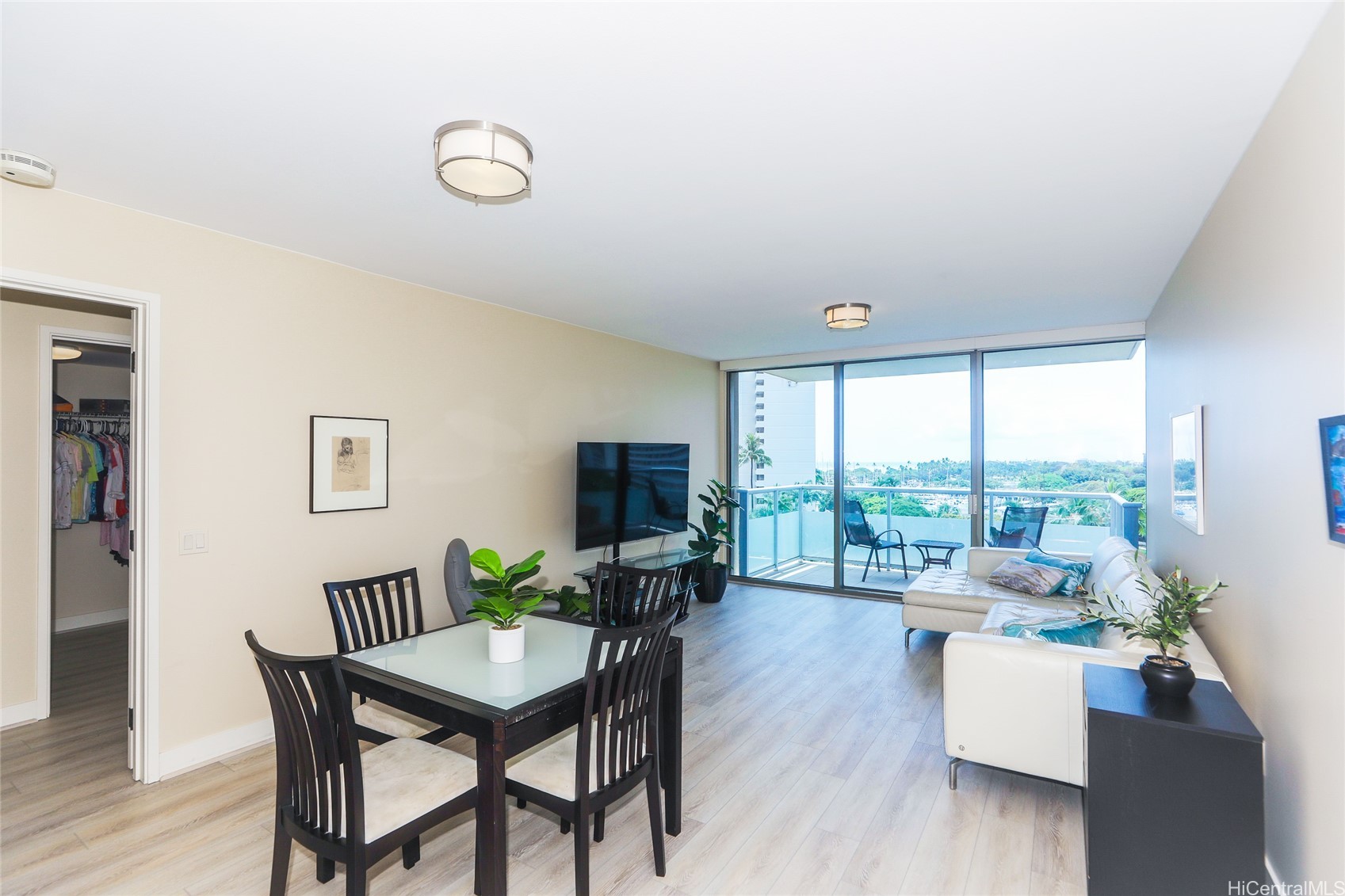 Honolulu, Hawaii, 96815, United States, 2 Bedrooms Bedrooms, ,2 BathroomsBathrooms,Residential,For Sale,1794682