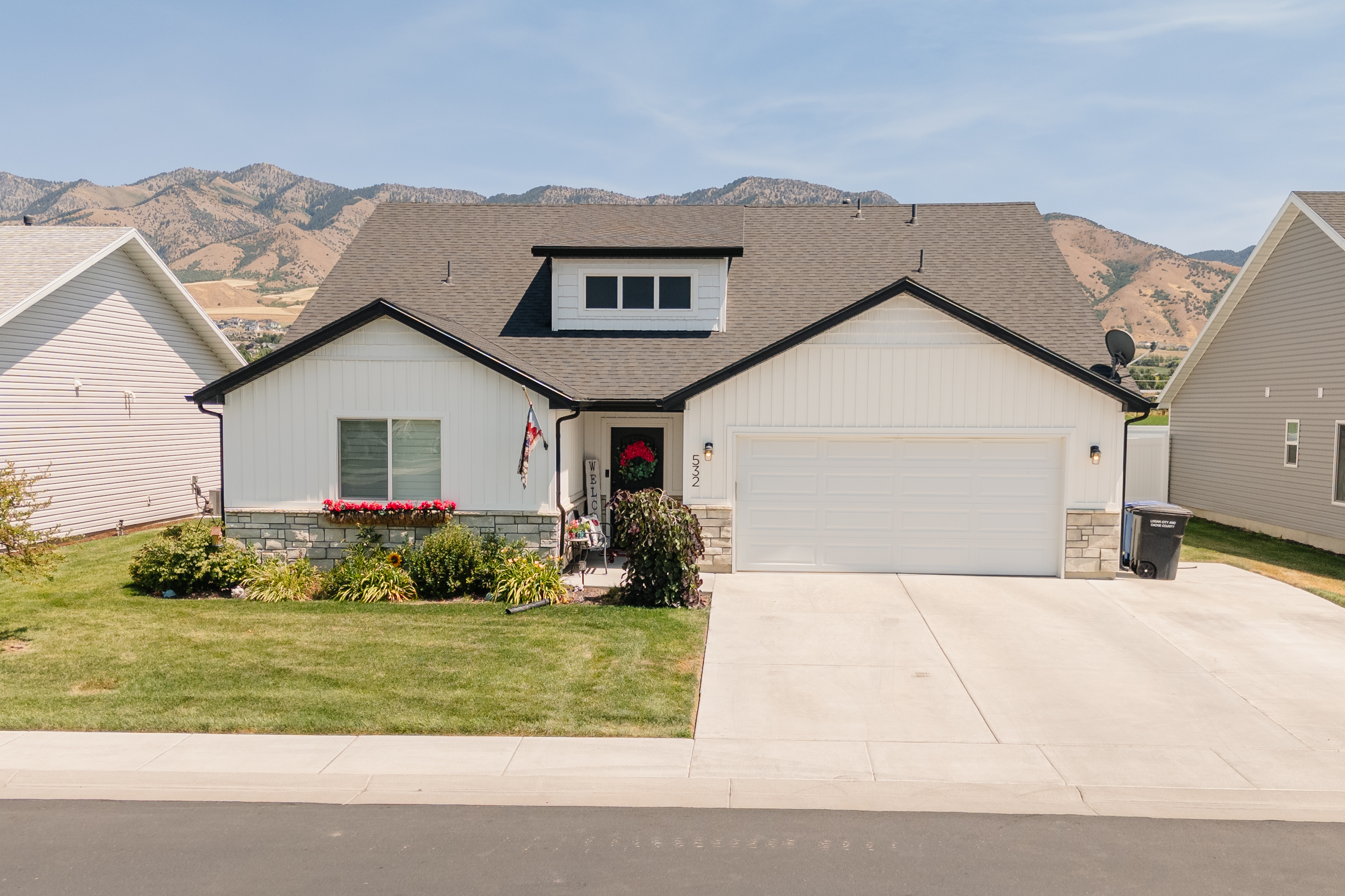Hyde Park, Utah, 84318, United States, 4 Bedrooms Bedrooms, ,4 BathroomsBathrooms,Residential,For Sale,1921170