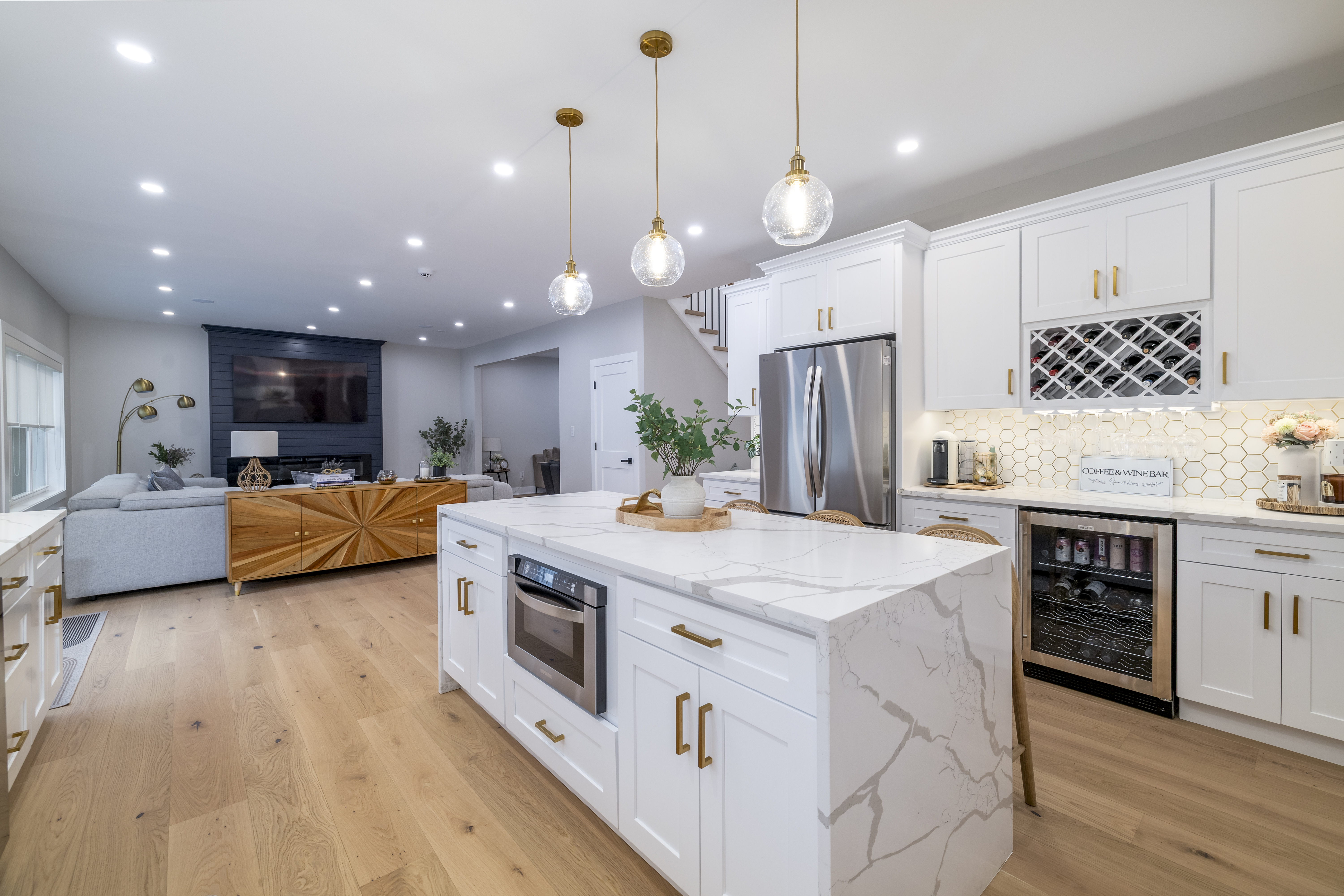  23 Faith Lane, Westbury, NY 11590 - 物件實景