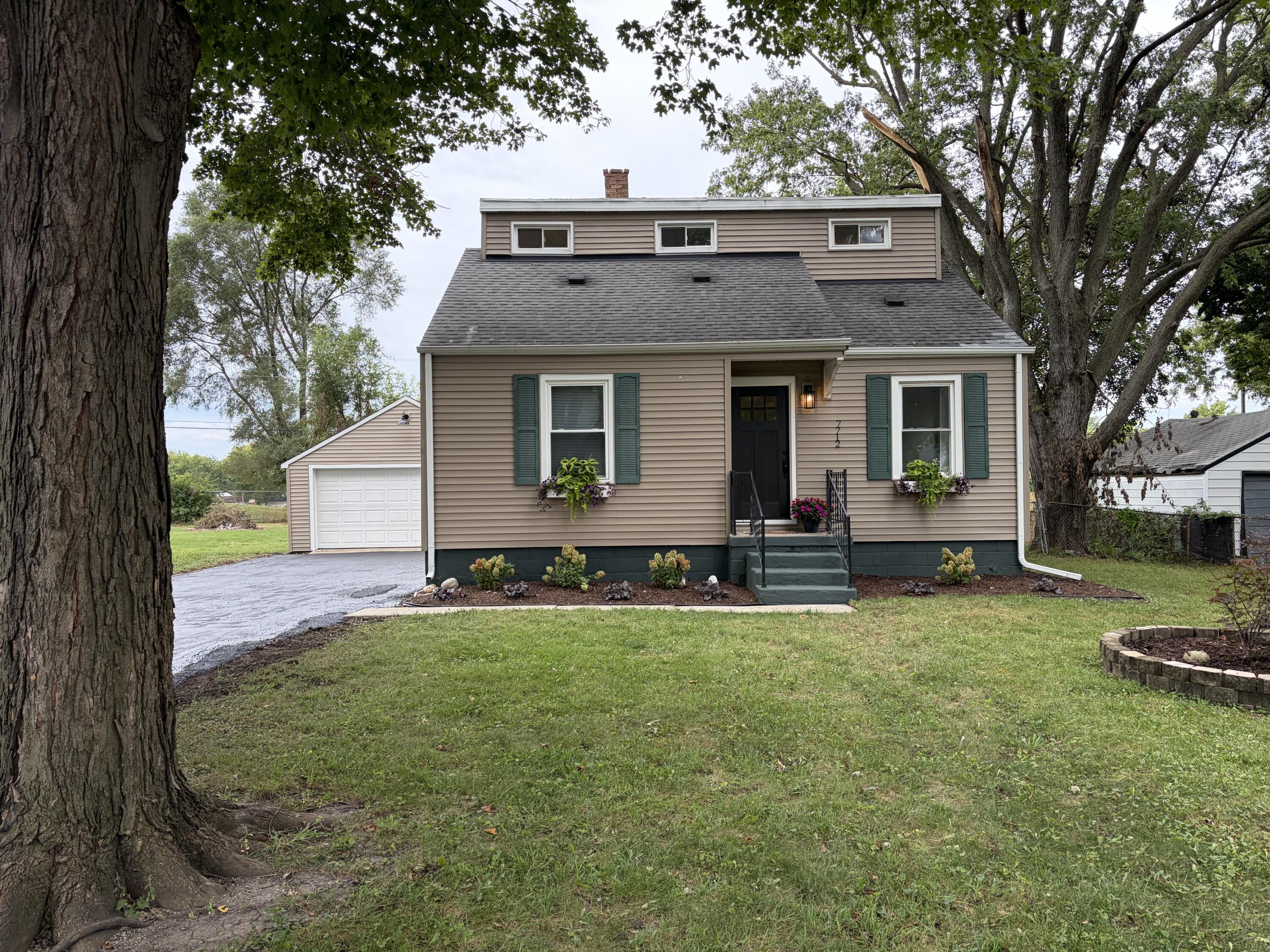 Marshall St, Merrillville, IN 46410