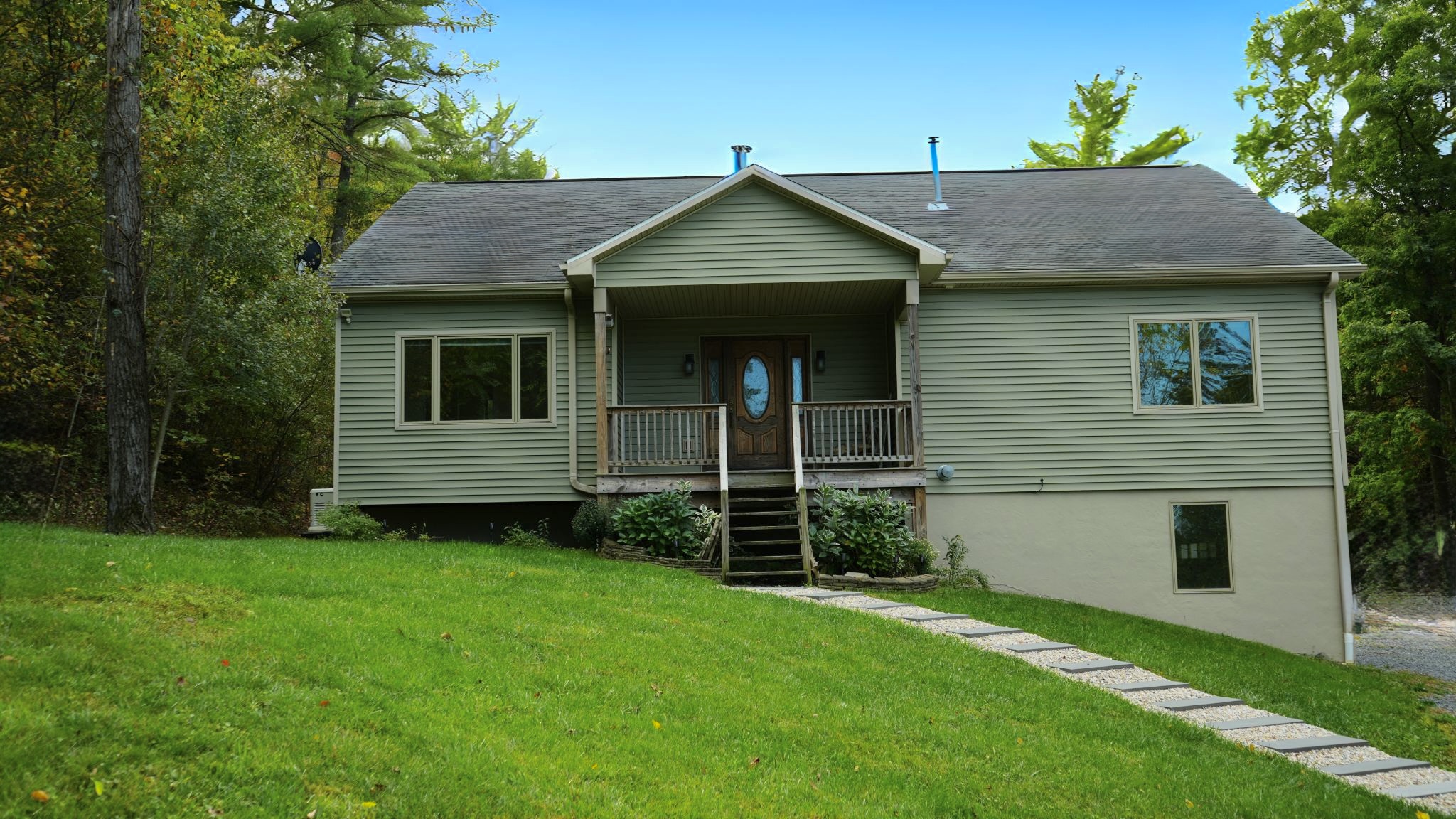 Catskill, New York, 12414, United States, 4 Bedrooms Bedrooms, ,3 BathroomsBathrooms,Residential,For Sale,1977863
