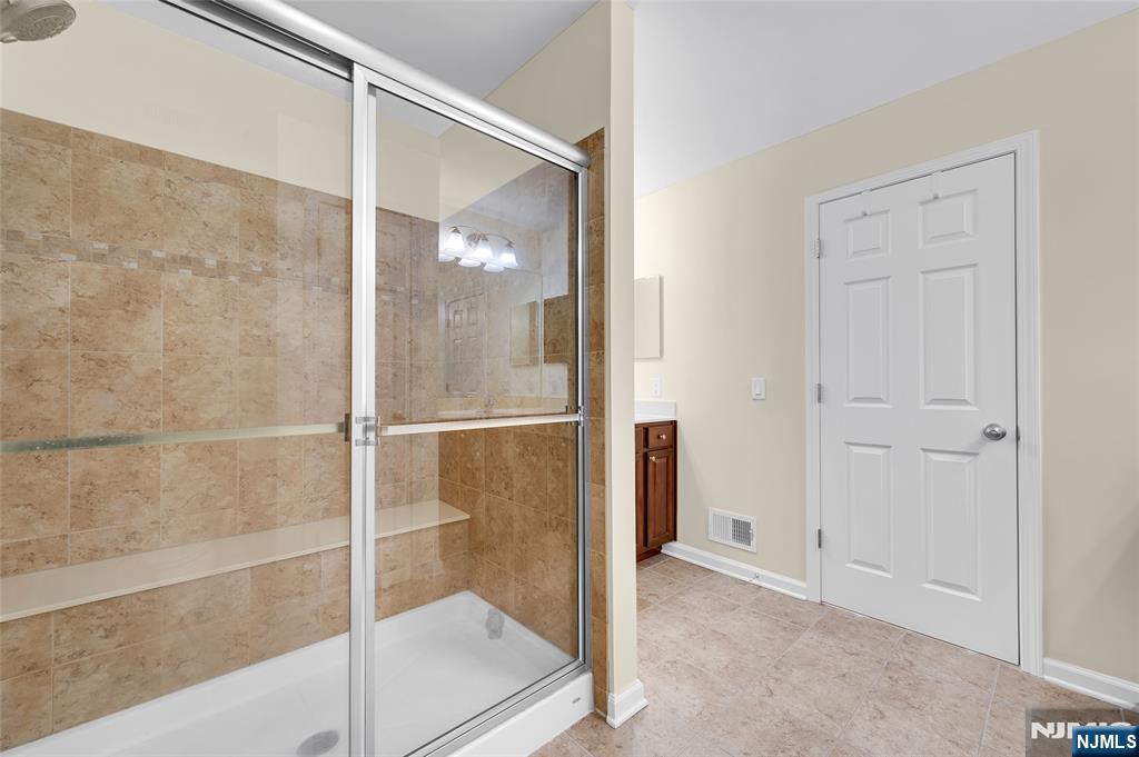 North Brunswick, New Jersey, 08902, United States, 3 Bedrooms Bedrooms, ,4 BathroomsBathrooms,Residential,For Sale,1987579